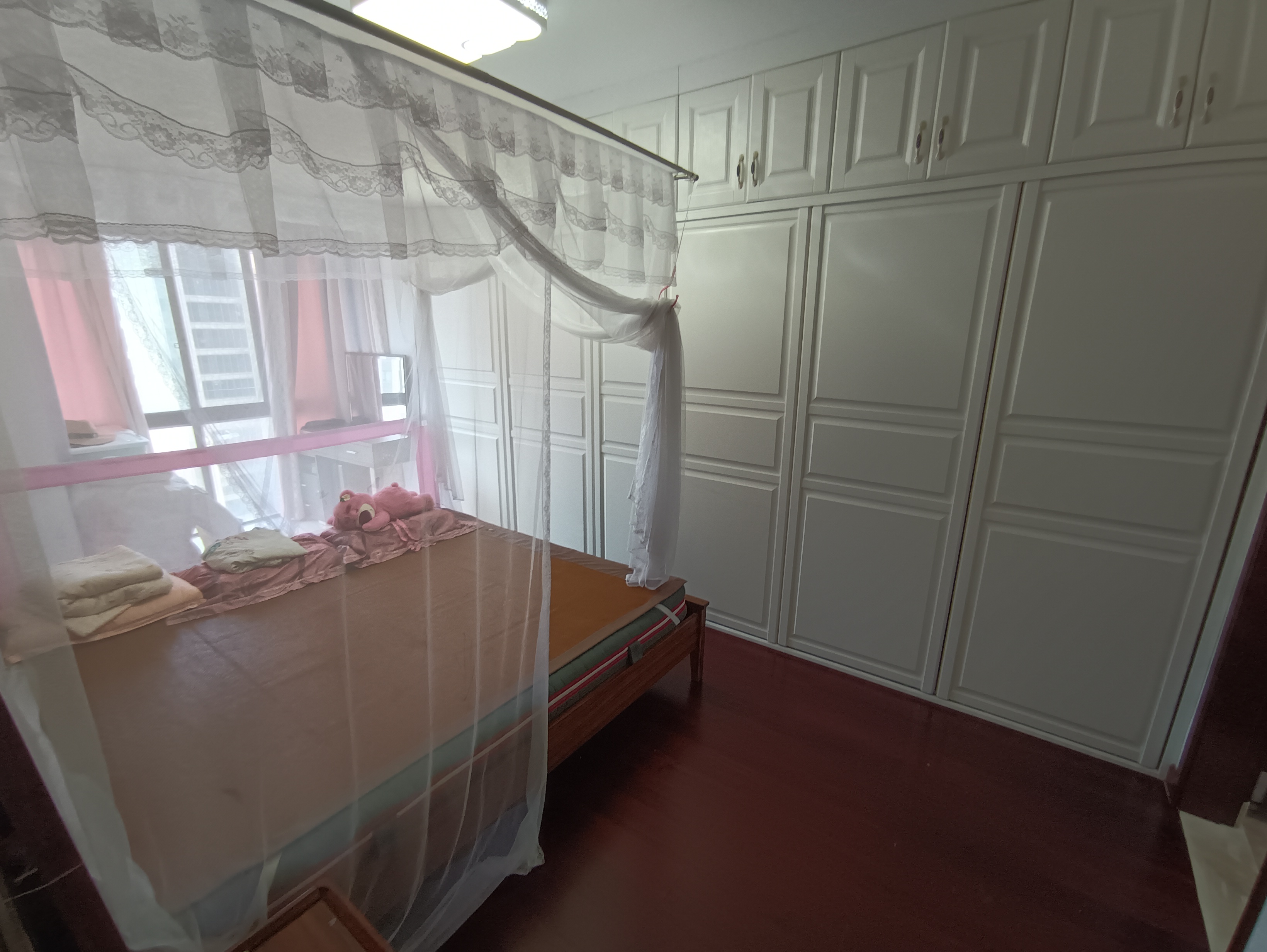 中海锦城 3室2厅2卫 165.0万 中海锦城 3室2厅2卫 165.0万客厅