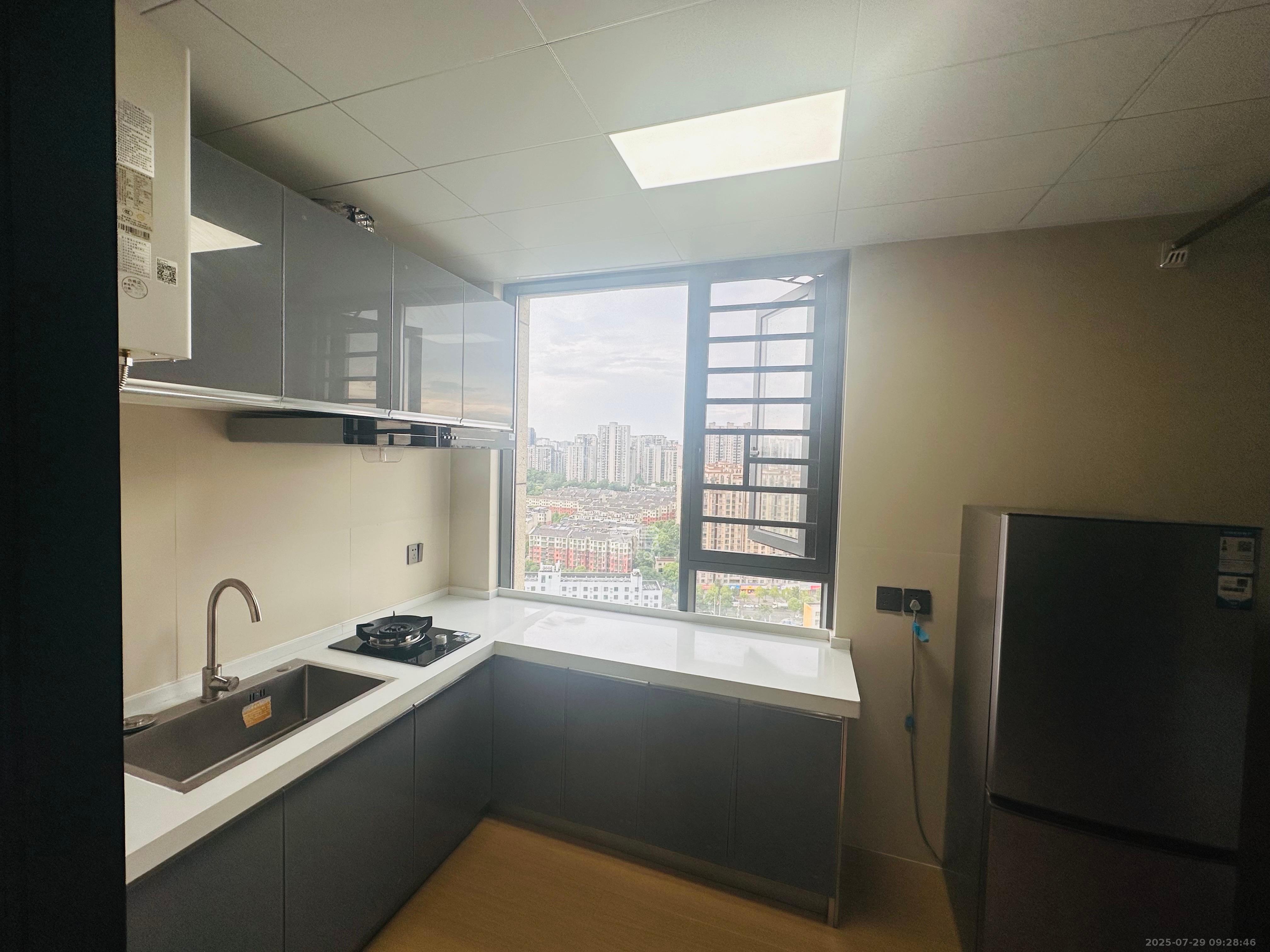 江南华府  1室0厅0卫    1700.0元/月 江南华府  1室0厅0卫    1700.0元/月室内图