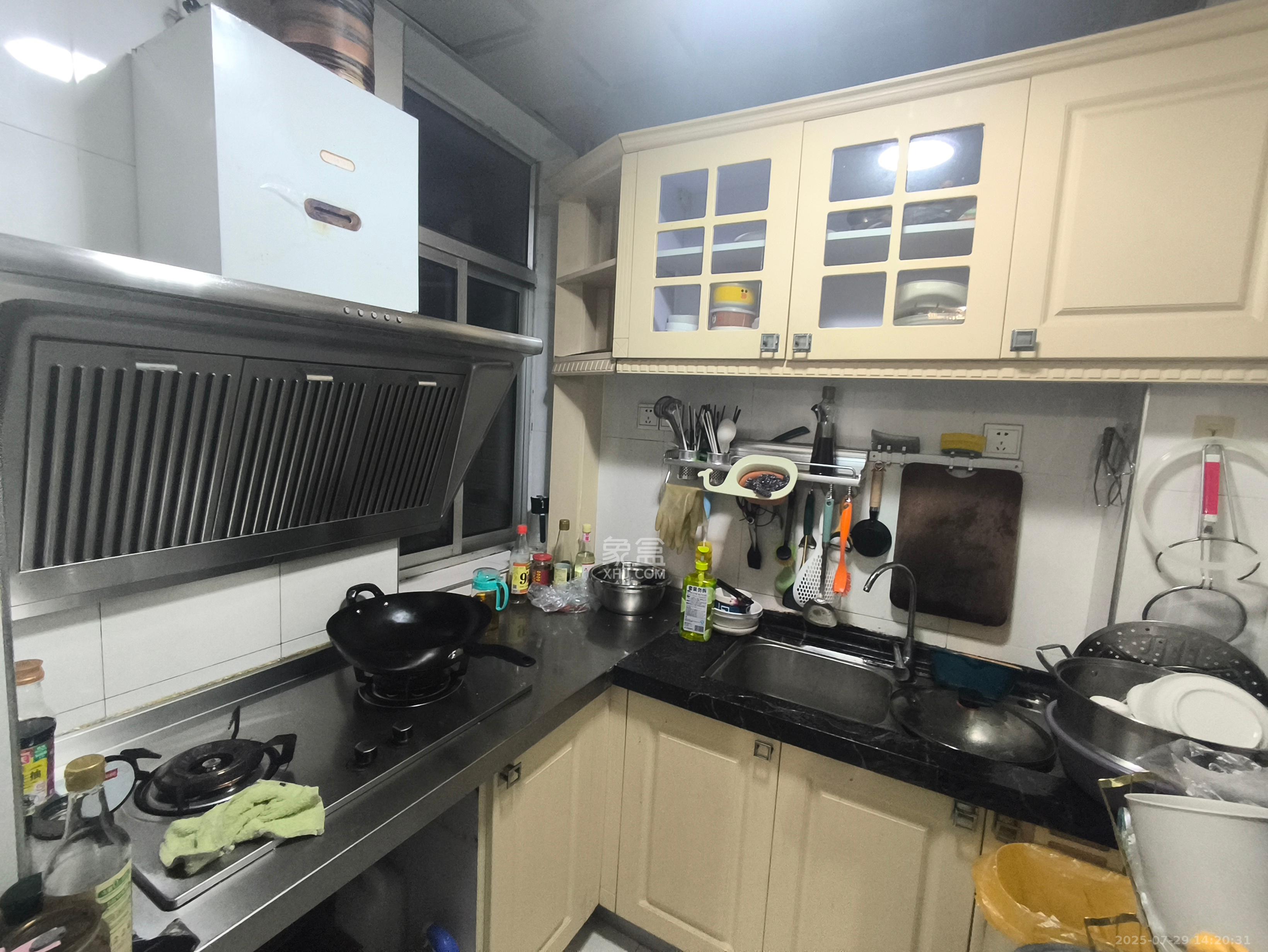 景泰雅苑(景江融城) 2室2厅1卫 2600.0元/月 景泰雅苑(景江融城) 2室2厅1卫 2600.0元/月室内图