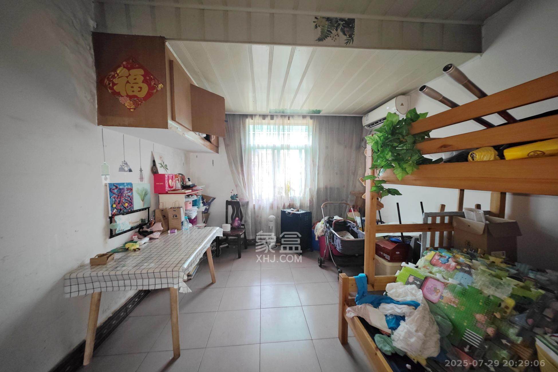 印染厂宿舍 1室1厅1卫 31.0万 印染厂宿舍 1室1厅1卫 31.0万客厅