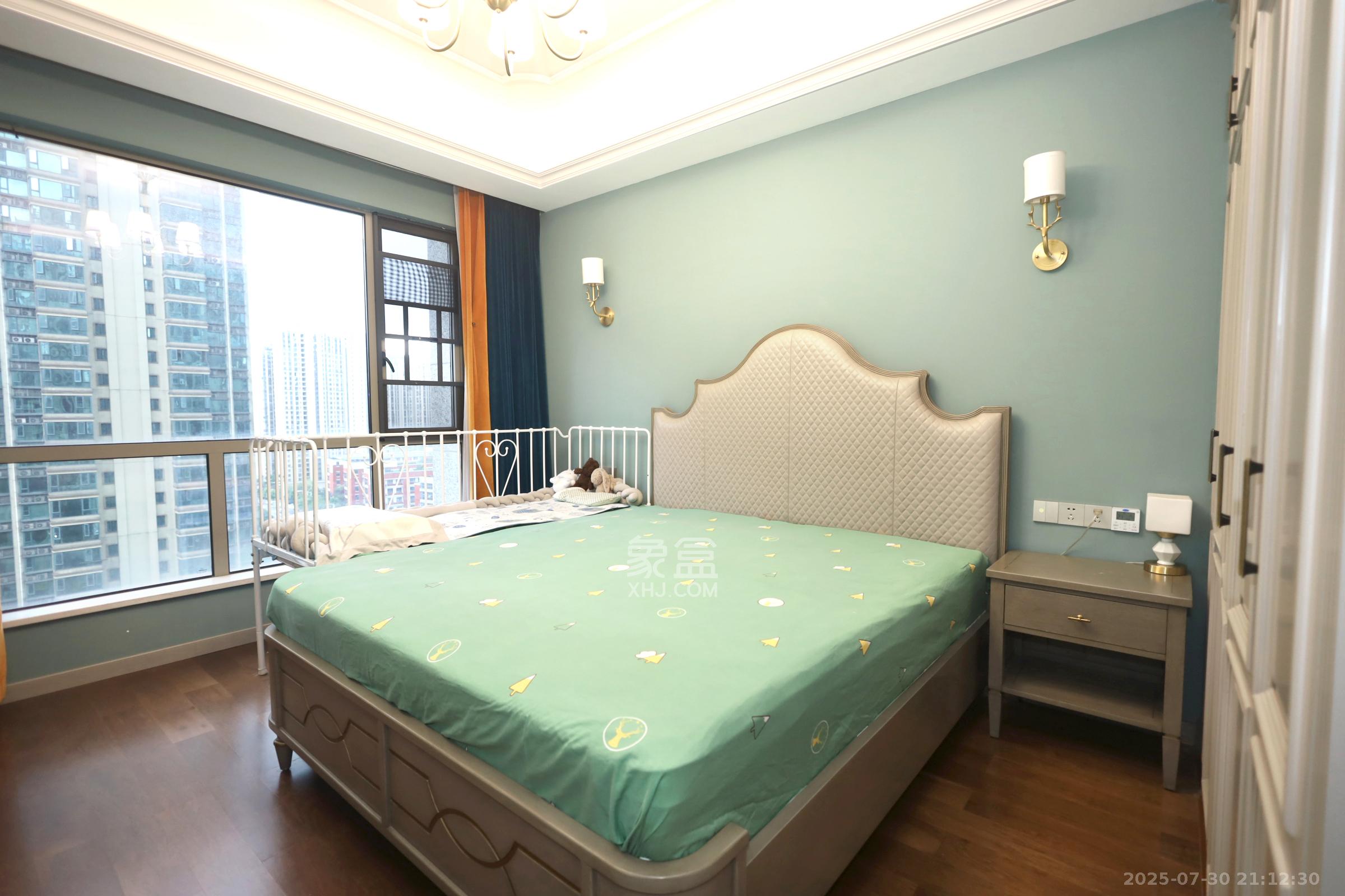 万象府台  3室2厅2卫   249.00万卧室