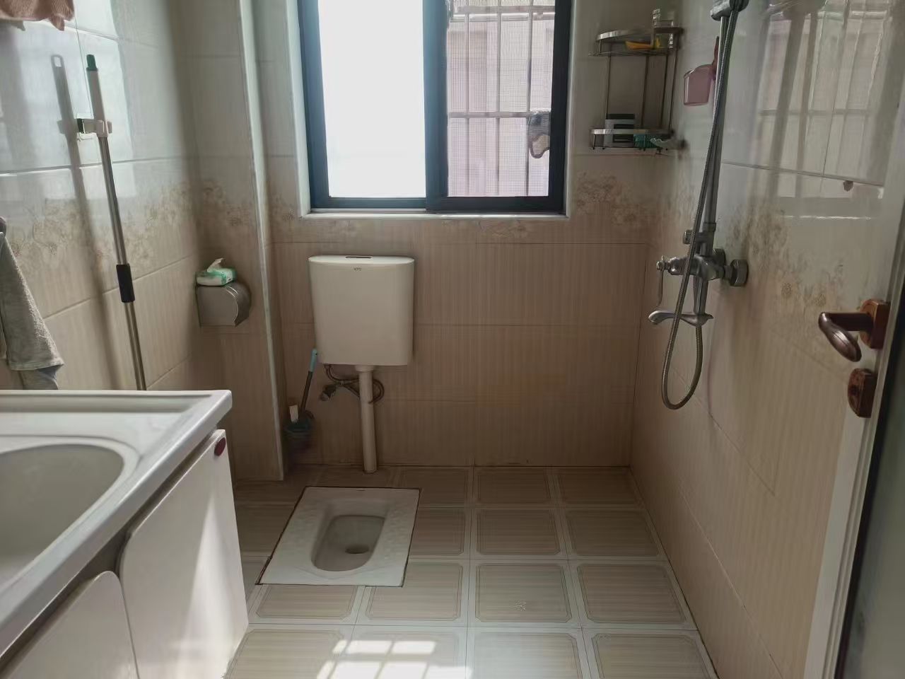 亿豪名园 1室0厅0卫 1800.0元/月 亿豪名园 1室0厅0卫 1800.0元/月室内图