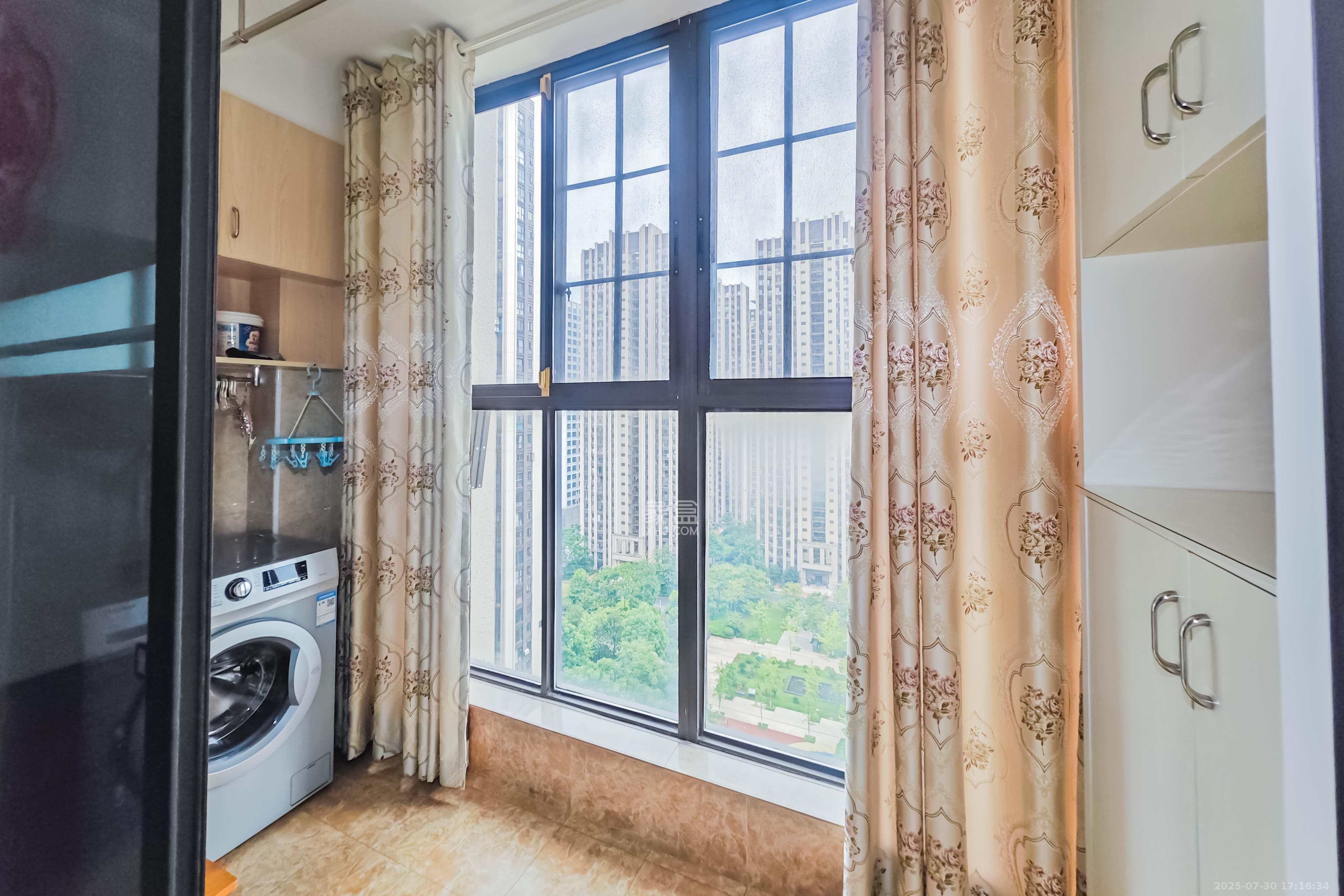 绿地之窗 3室2厅2卫 99.0万 绿地之窗 3室2厅2卫 99.0万其他