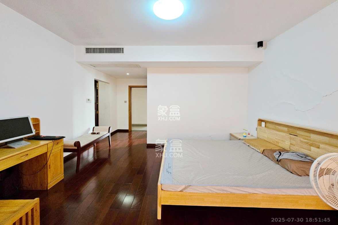 融科檀香山(融科紫檀、香山国际) 5室2厅3卫 280.0万 融科檀香山(融科紫檀、香山国际) 5室2厅3卫 280.0万卧室