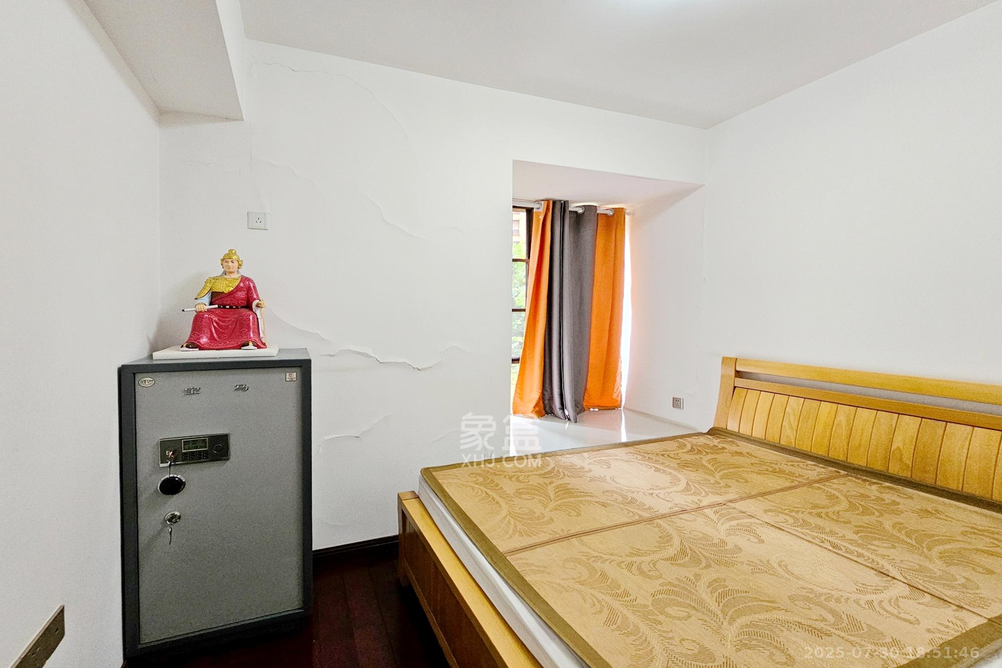 融科檀香山(融科紫檀、香山国际) 5室2厅3卫 280.0万 融科檀香山(融科紫檀、香山国际) 5室2厅3卫 280.0万卧室