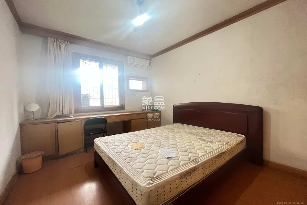 红旗区四片  2室1厅1卫    1200.0元/月 红旗区四片  2室1厅1卫    1200.0元/月室内图