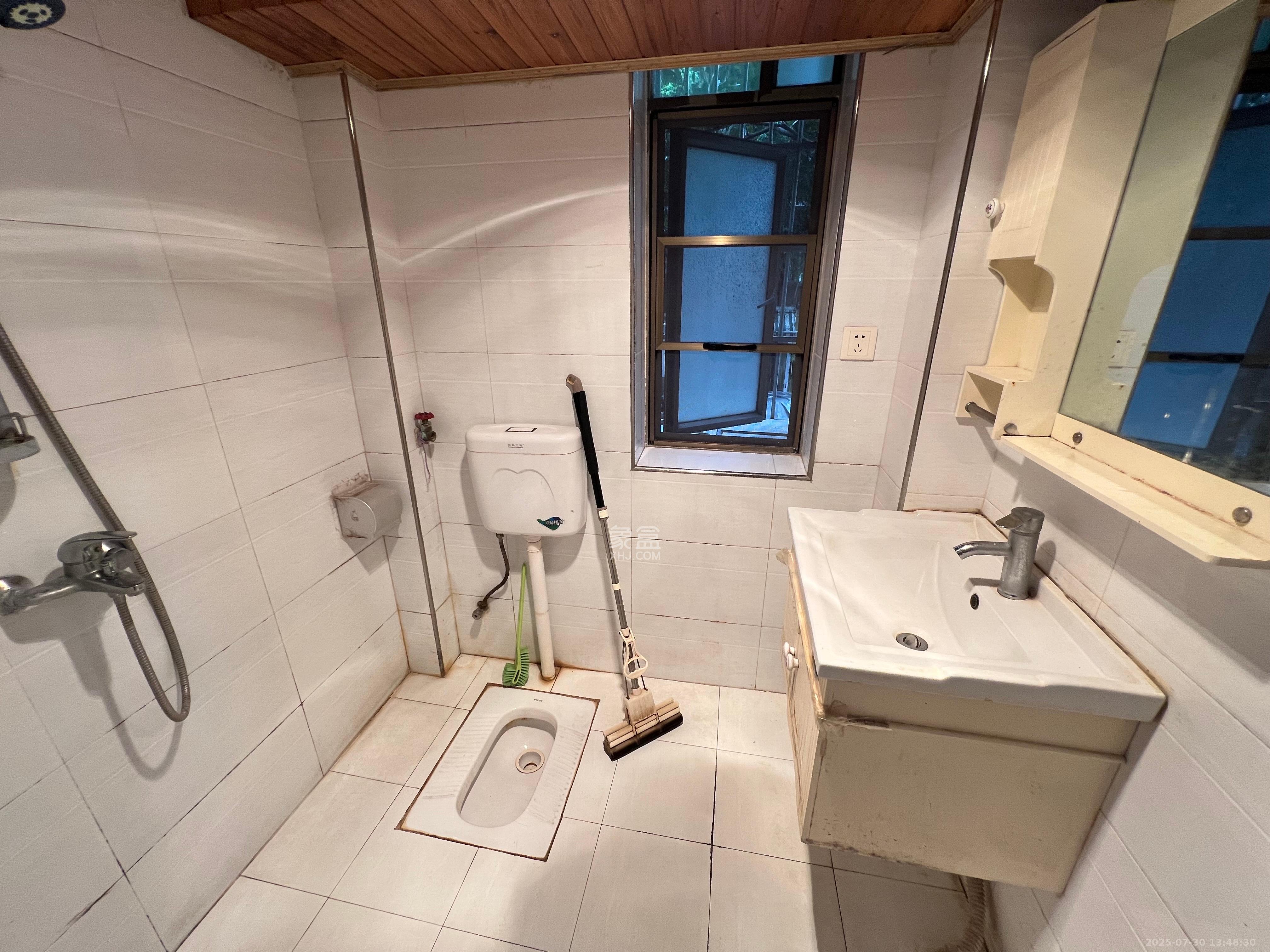 南园小区 3室2厅1卫 2400.0元/月 南园小区 3室2厅1卫 2400.0元/月室内图