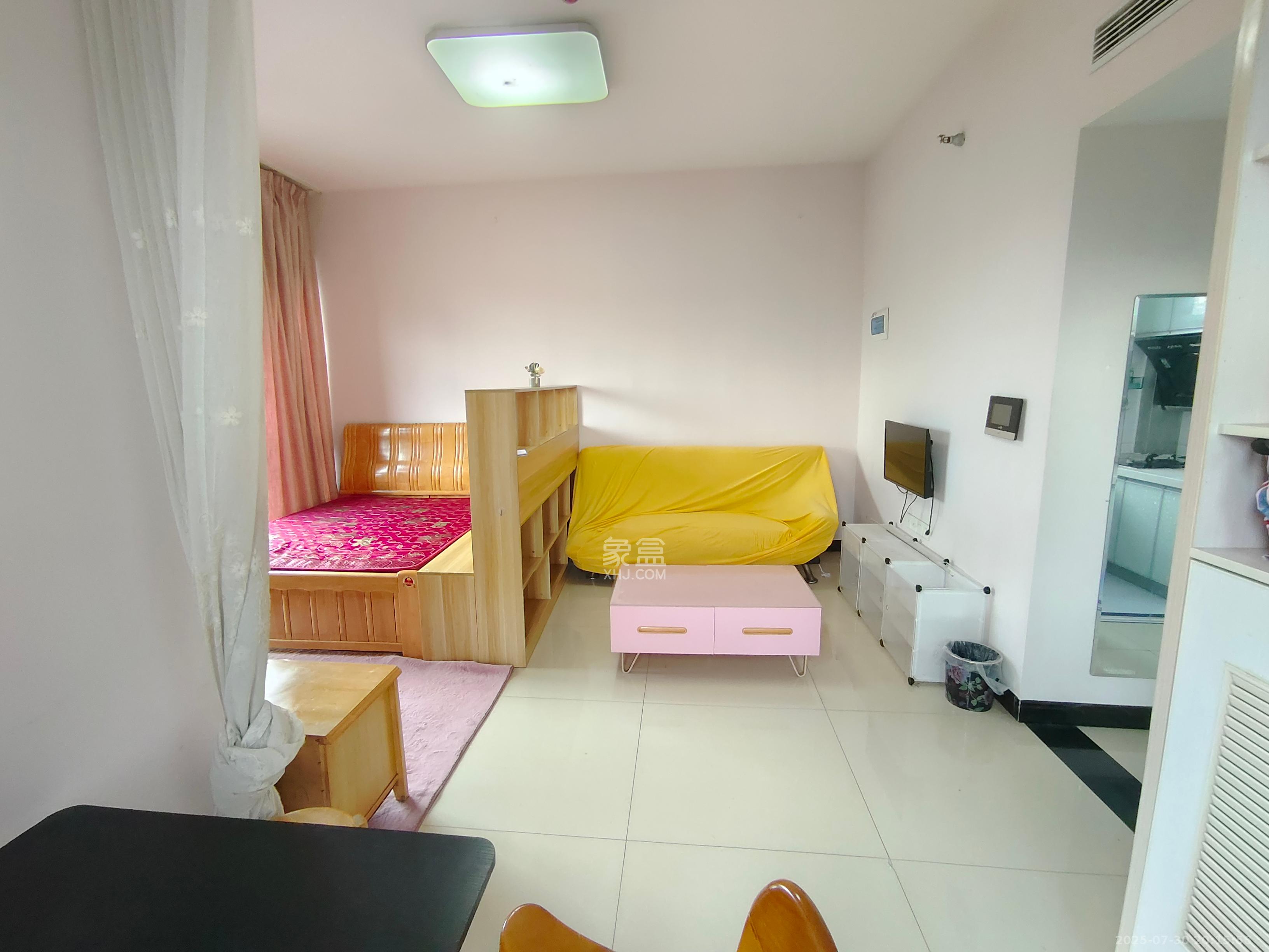 红橡华园(菲莎公馆)  1室1厅1卫    1800.0元/月 红橡华园(菲莎公馆)  1室1厅1卫    1800.0元/月室内图