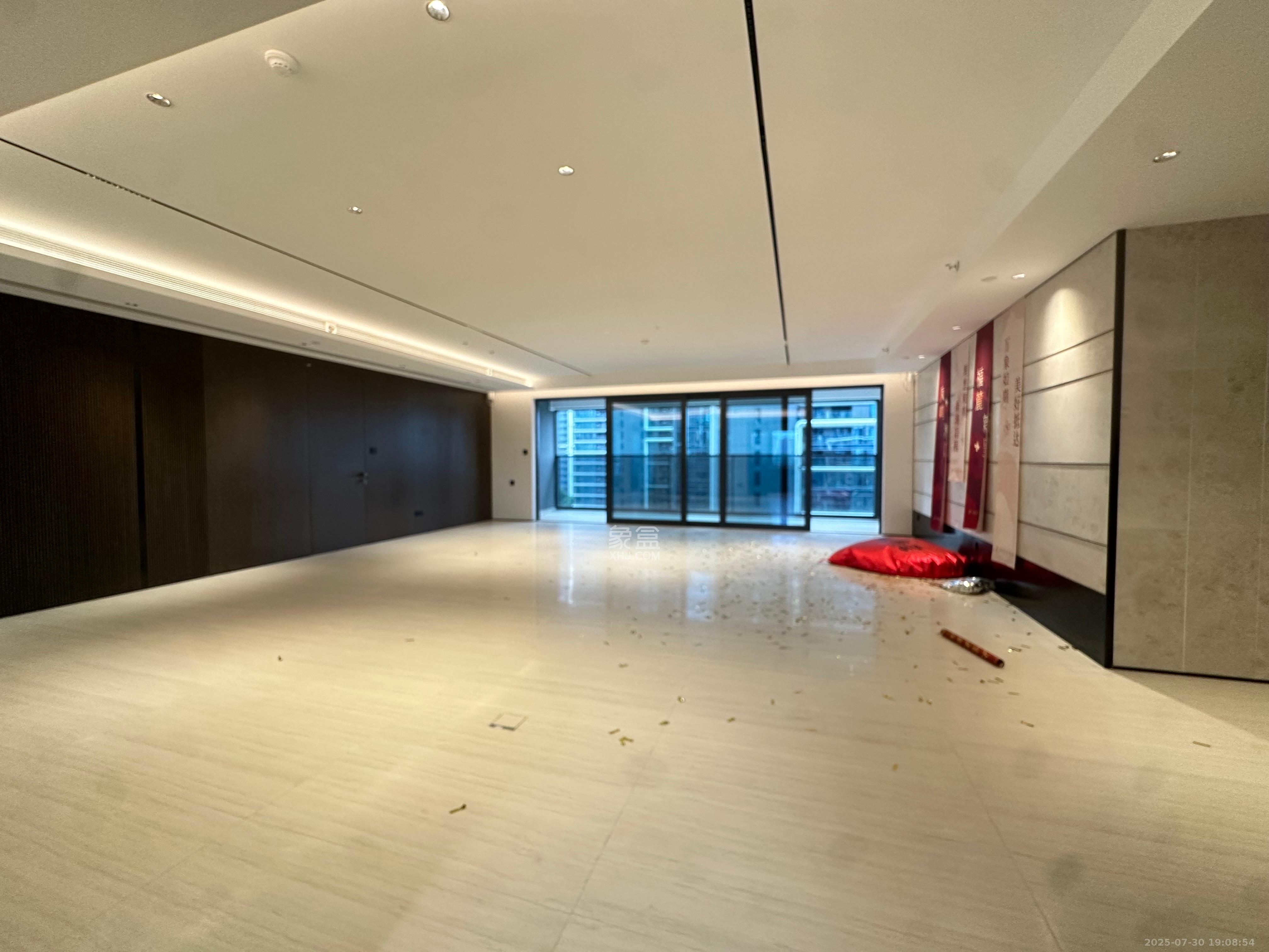 绿城凤起麓鸣  4室2厅3卫   20000.00元/月室内图