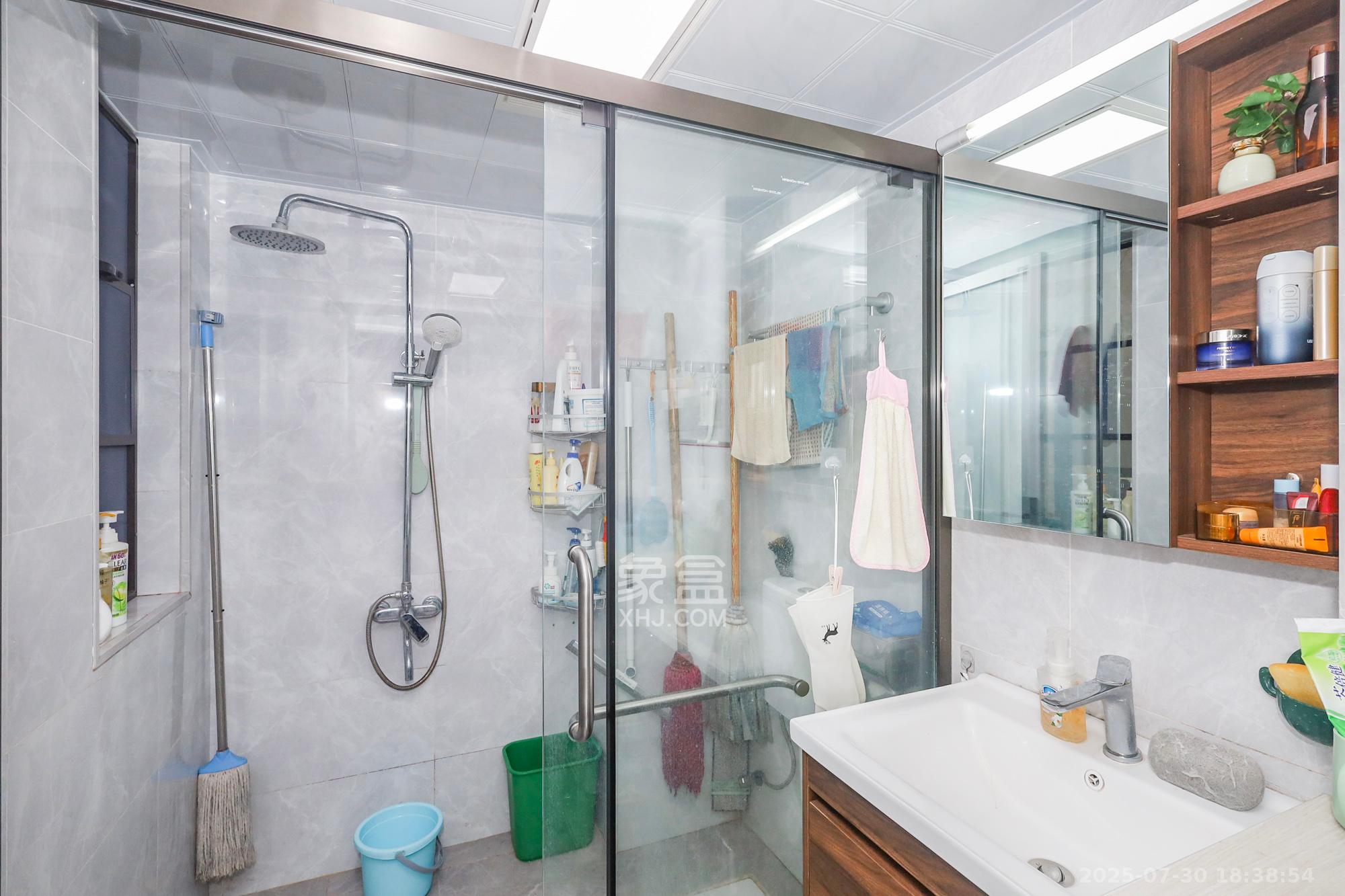 旭辉藏郡(藏郡、旭湘华府)  3室2厅1卫    240.0万 旭辉藏郡(藏郡、旭湘华府)  3室2厅1卫    240.0万卫生间