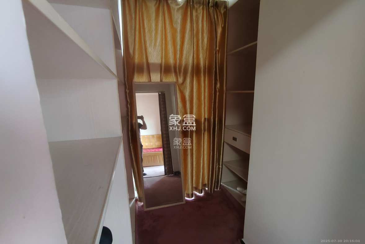 红橡华园(菲莎公馆)  1室1厅1卫    1800.0元/月 红橡华园(菲莎公馆)  1室1厅1卫    1800.0元/月室内图