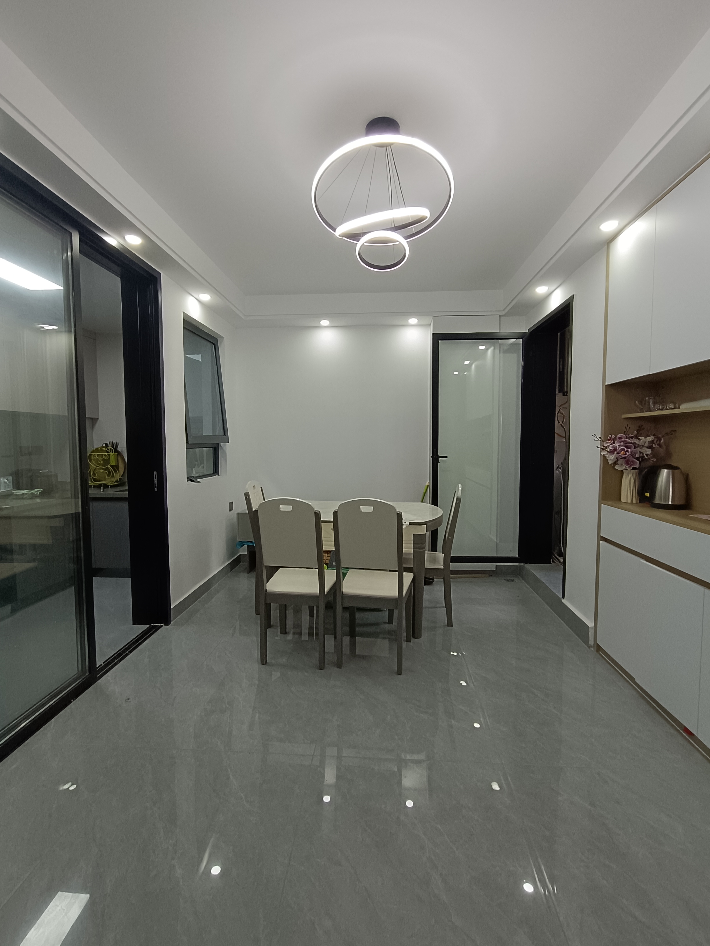 荣盛花语书苑 3室2厅1卫 2600.0元/月 荣盛花语书苑 3室2厅1卫 2600.0元/月室内图