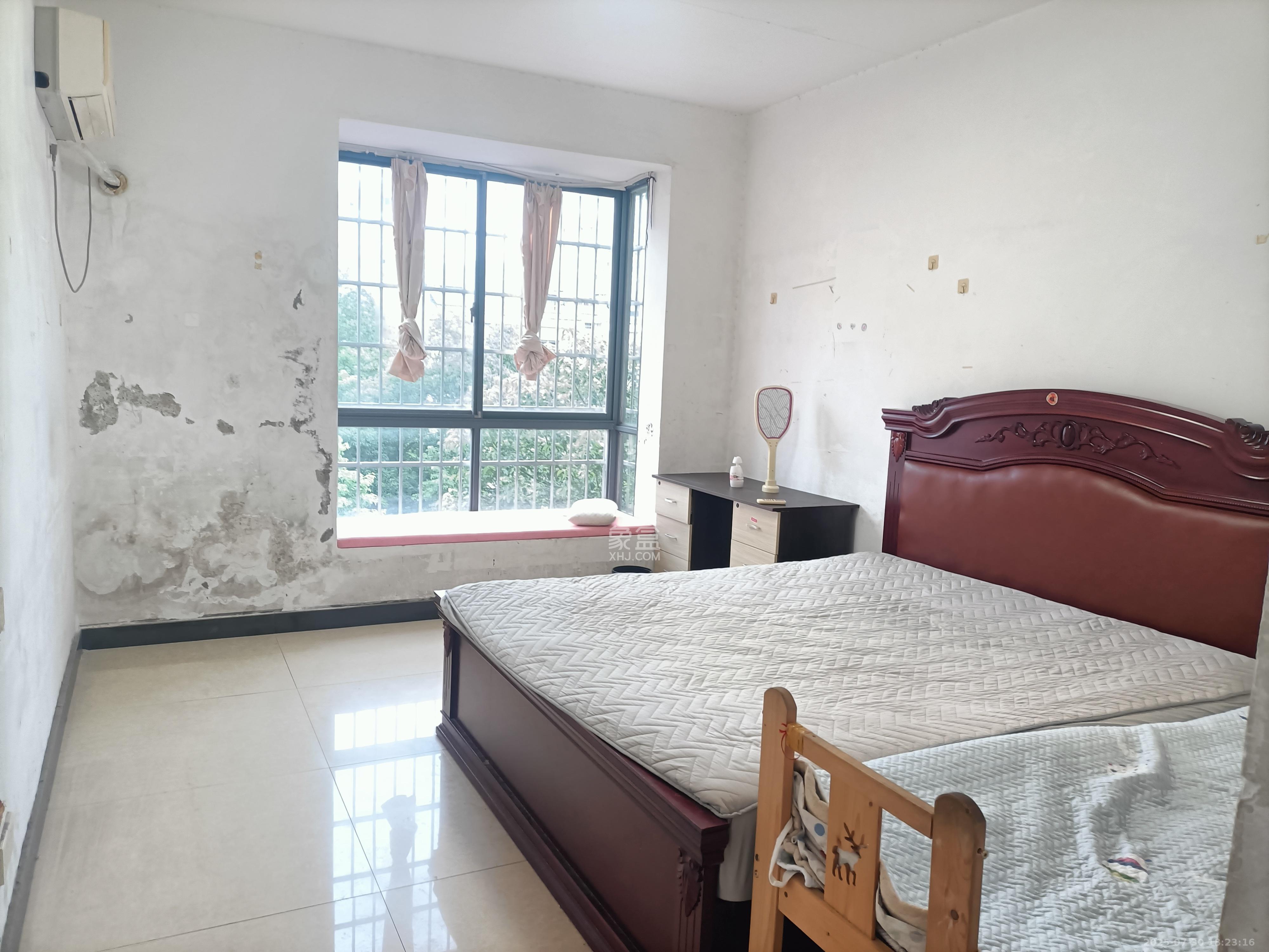 枫林绿洲  4室2厅2卫    2100.0元/月室内图