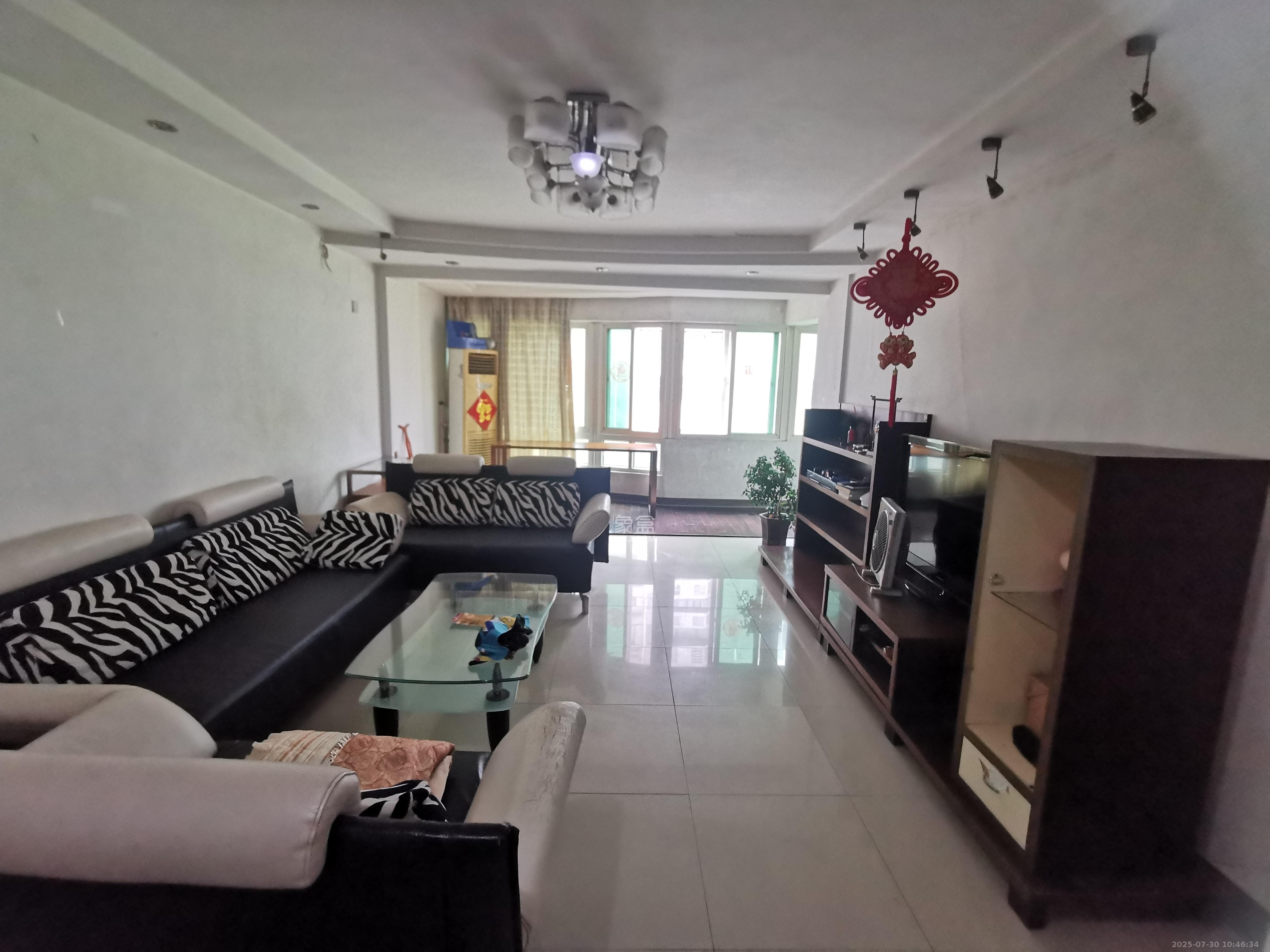 定王台公寓 3室2厅2卫 3200.0元/月 定王台公寓 3室2厅2卫 3200.0元/月室内图