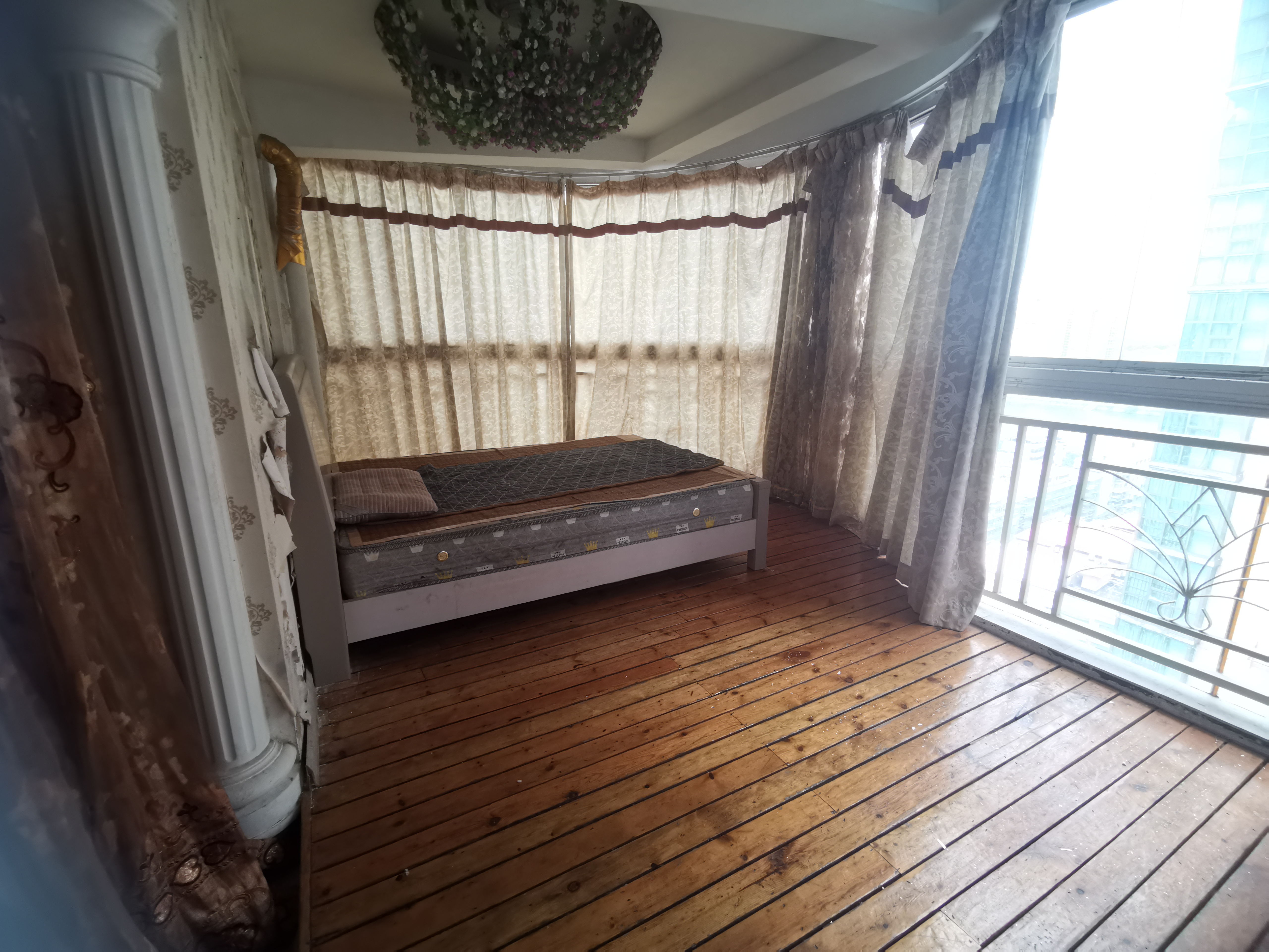 龙泉国际  4室2厅2卫    2480.0元/月室内图