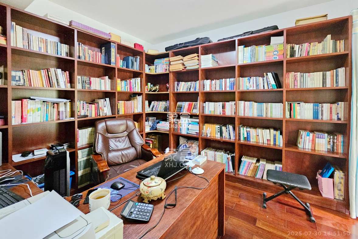 融科檀香山(融科紫檀、香山国际) 5室2厅3卫 280.0万 融科檀香山(融科紫檀、香山国际) 5室2厅3卫 280.0万其他