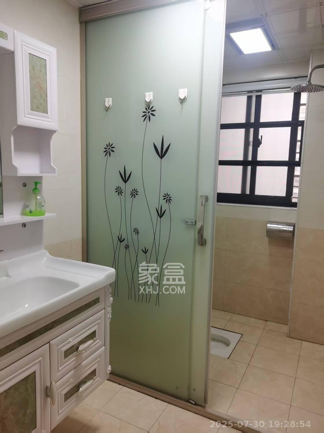 嘉顺苑 3室2厅2卫 2600.0元/月 嘉顺苑 3室2厅2卫 2600.0元/月室内图