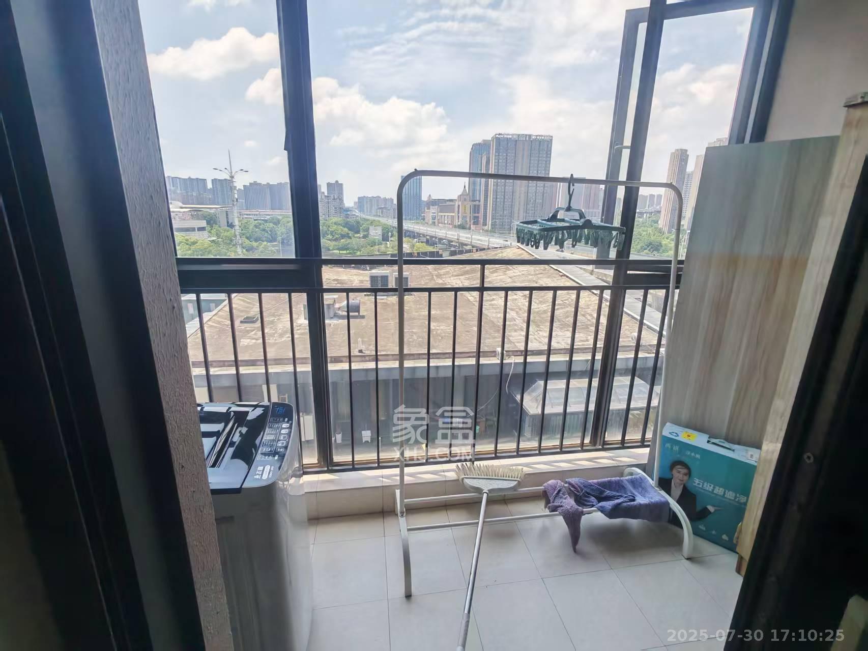 万科金域华府一期  1室1厅1卫    1300.0元/月 万科金域华府一期  1室1厅1卫    1300.0元/月室内图