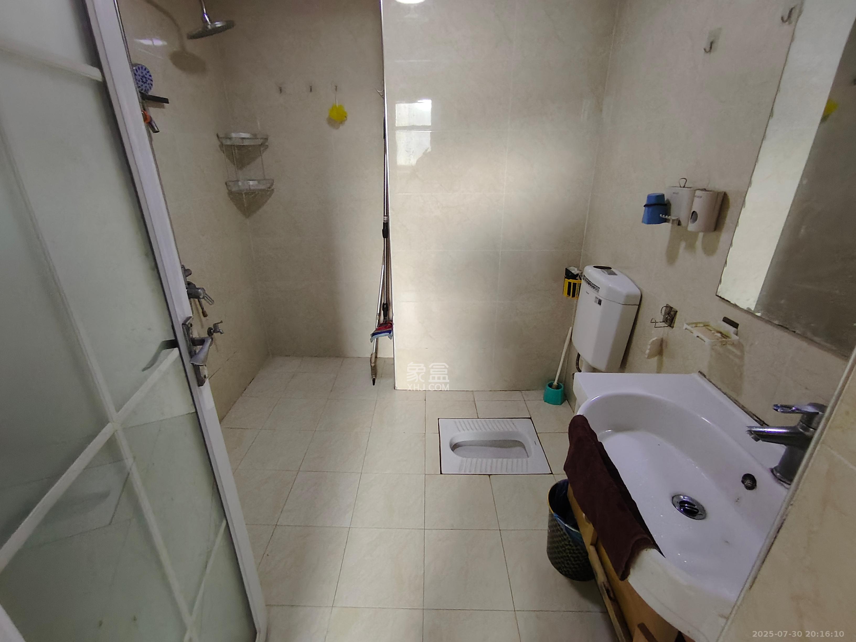 红橡华园(菲莎公馆)  1室1厅1卫    1800.0元/月 红橡华园(菲莎公馆)  1室1厅1卫    1800.0元/月室内图