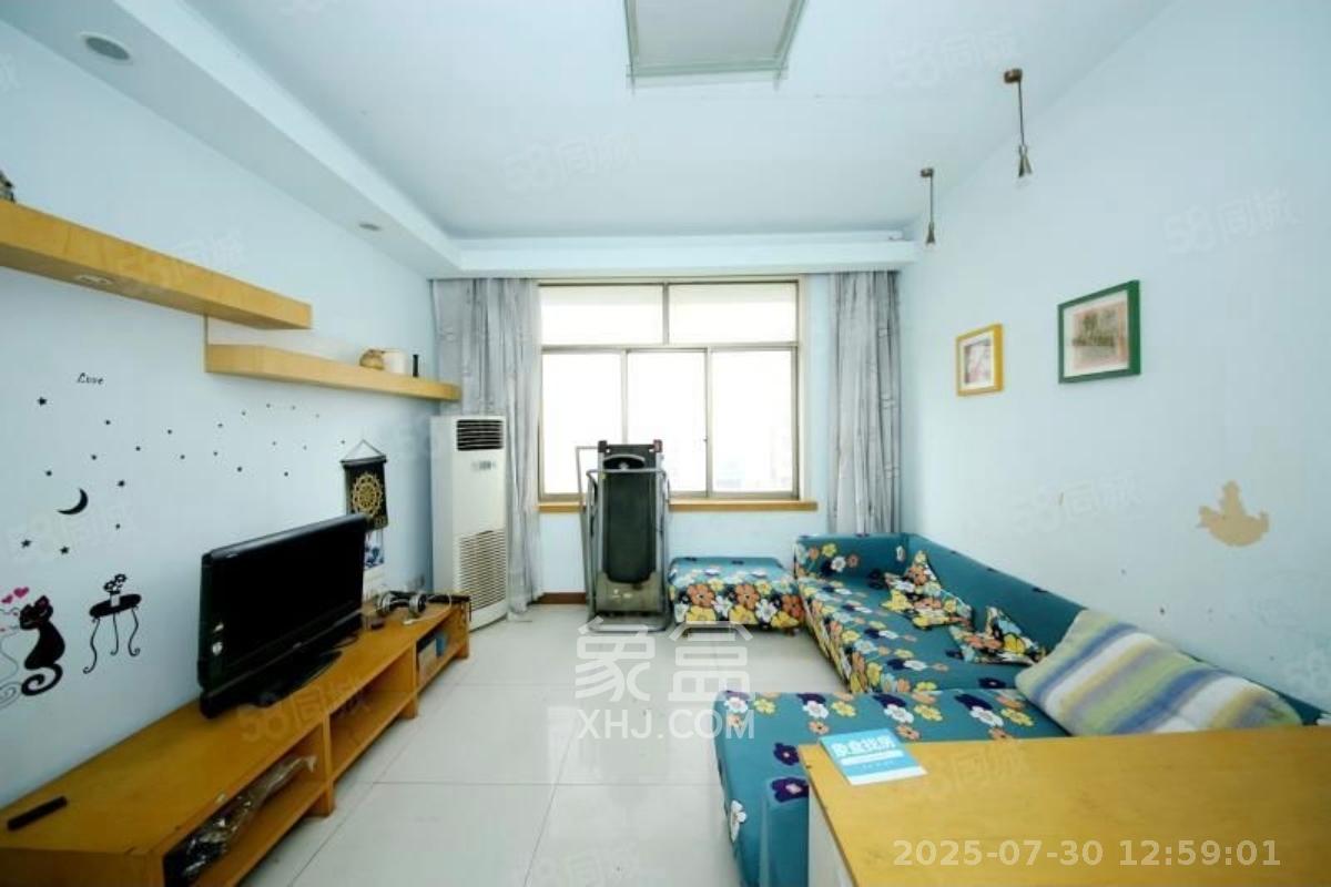 三和家园 4室2厅2卫 2400.0元/月 三和家园 4室2厅2卫 2400.0元/月室内图