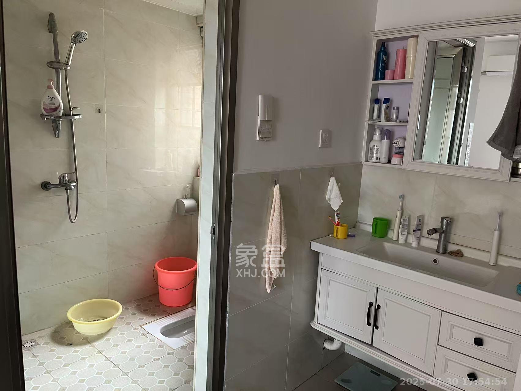 玛丽的花园(金色阳光家园)  3室2厅2卫    2000.0元/月 玛丽的花园(金色阳光家园)  3室2厅2卫    2000.0元/月室内图