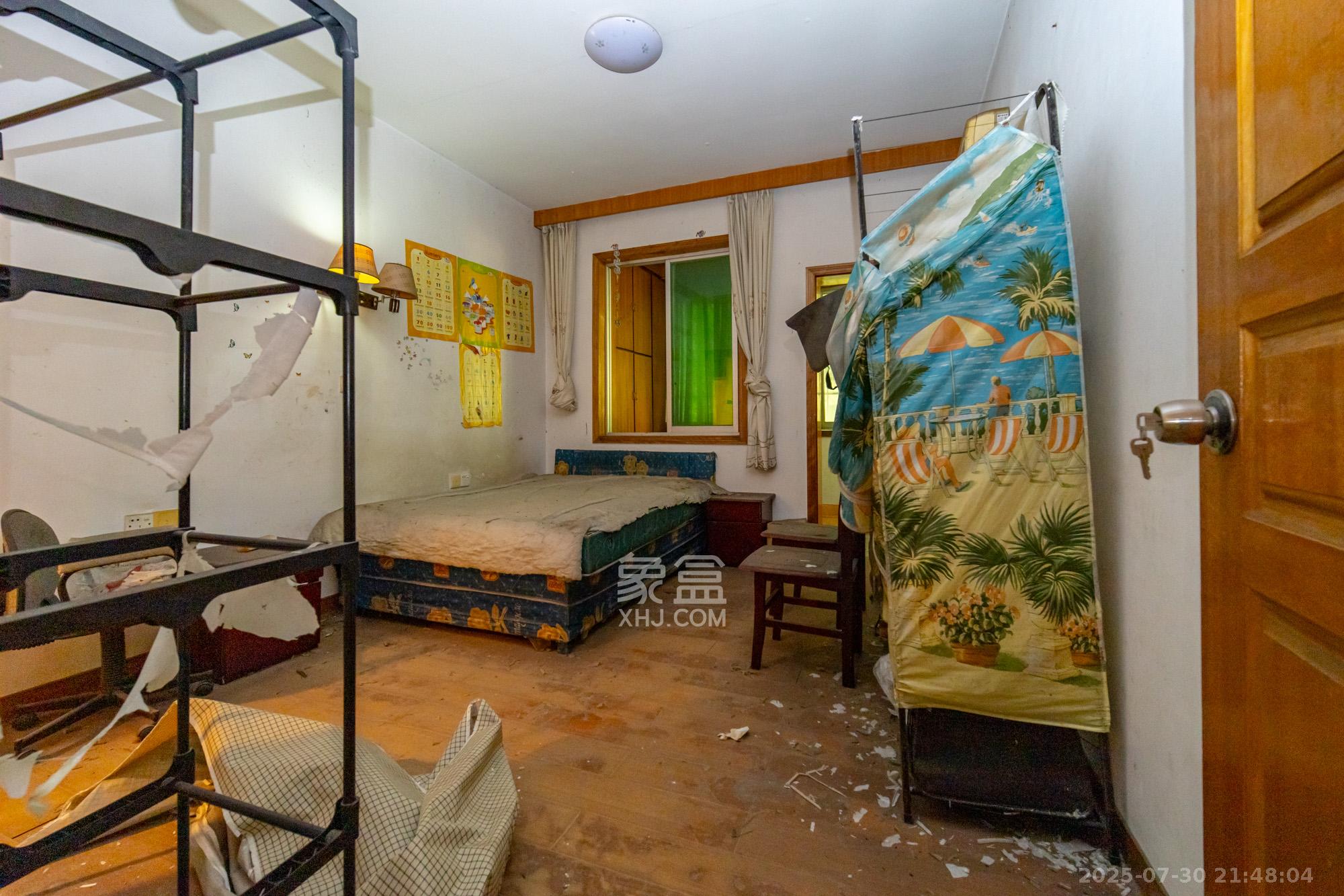 中南汽车世界  3室2厅2卫    38.8万 中南汽车世界  3室2厅2卫    38.8万卧室