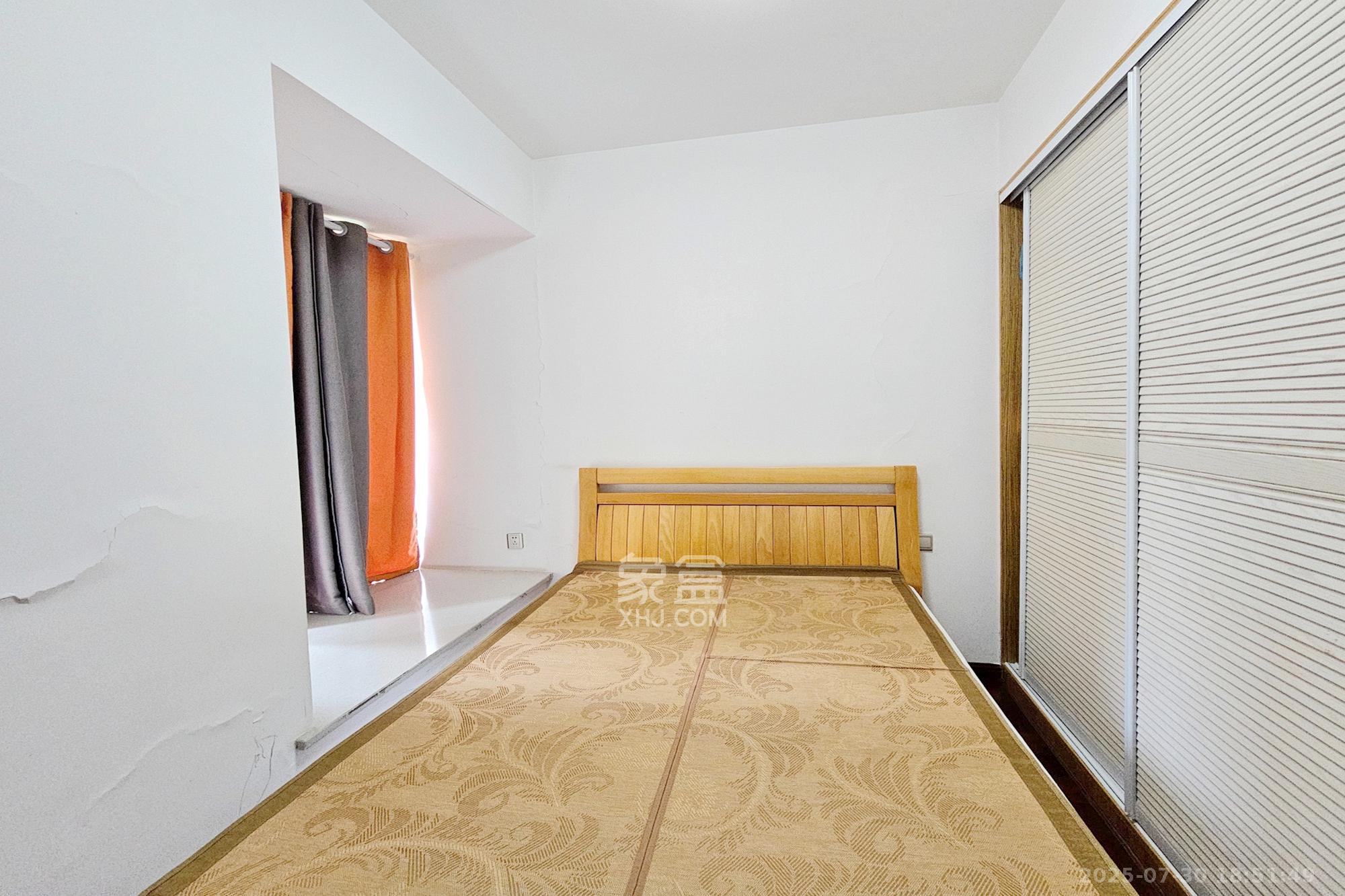 融科檀香山(融科紫檀、香山国际) 5室2厅3卫 280.0万 融科檀香山(融科紫檀、香山国际) 5室2厅3卫 280.0万卧室