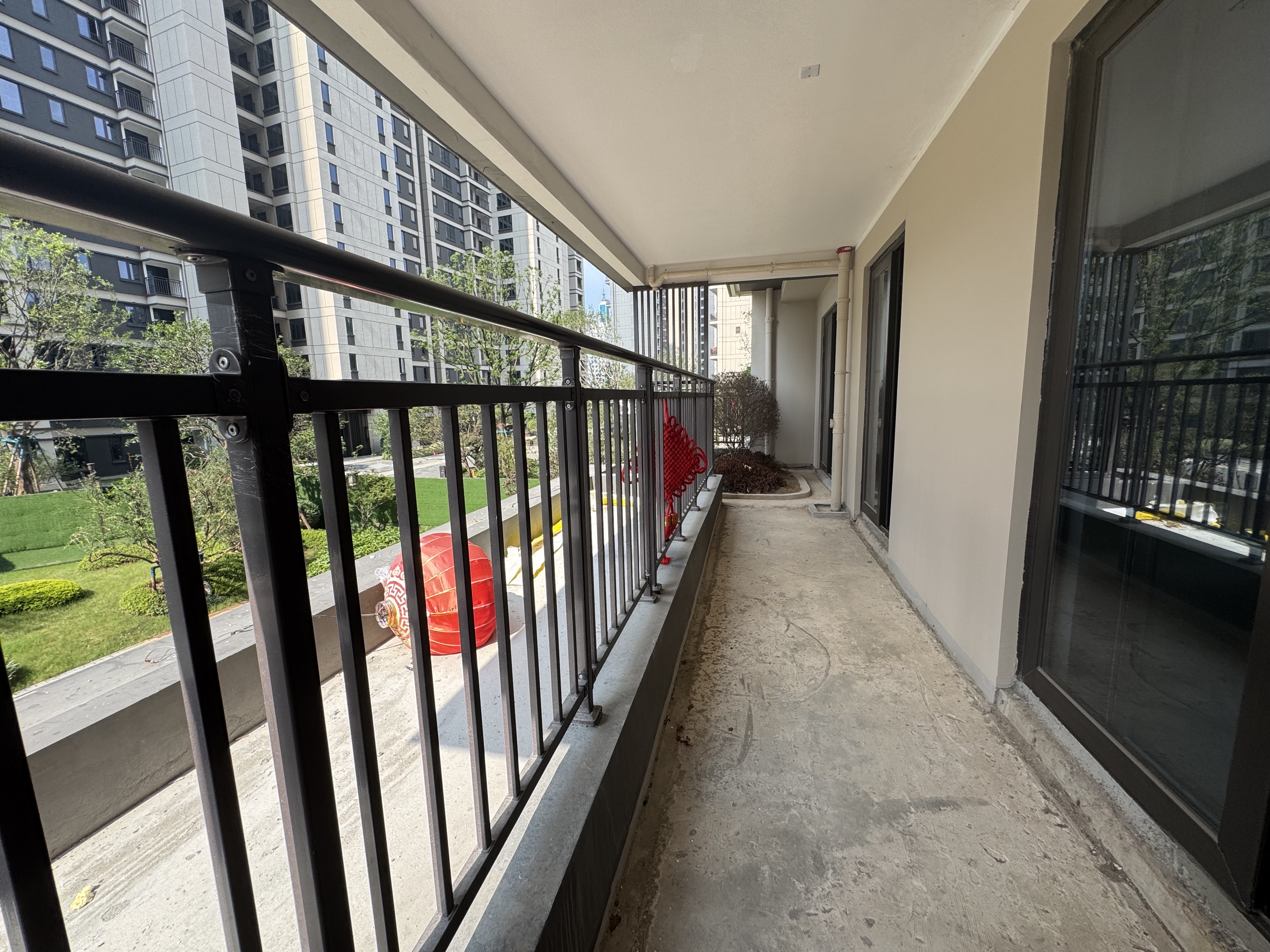 建发央著（悦发央著）  3室2厅2卫   66.00万阳台