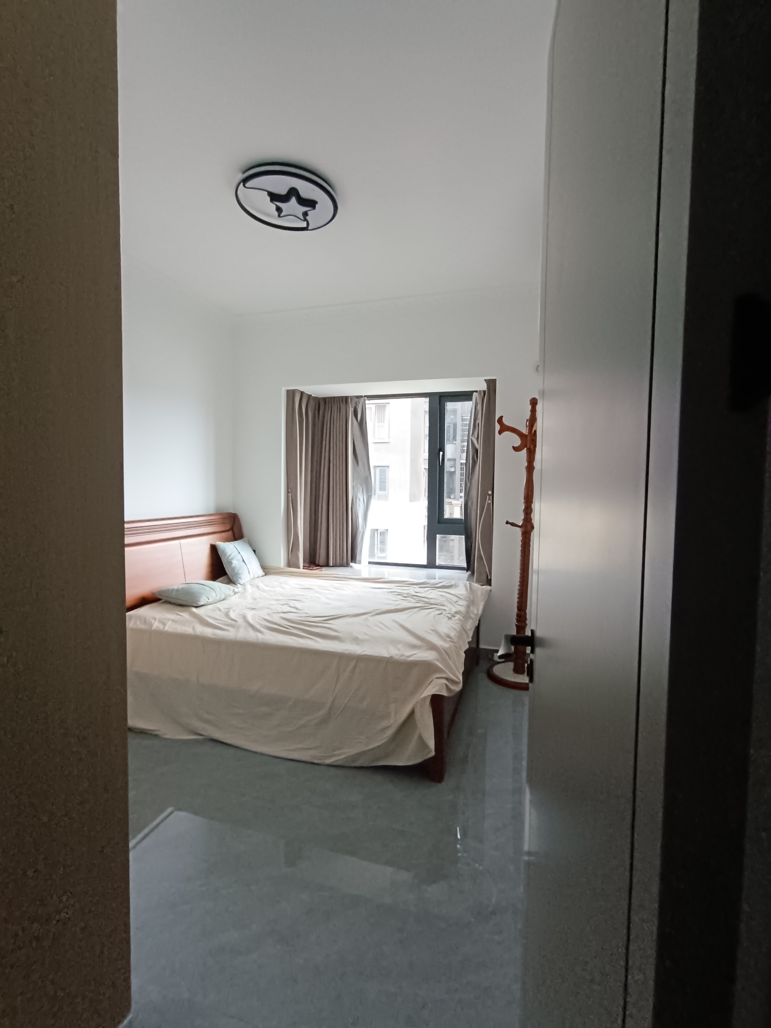 荣盛花语书苑 3室2厅1卫 2600.0元/月 荣盛花语书苑 3室2厅1卫 2600.0元/月室内图