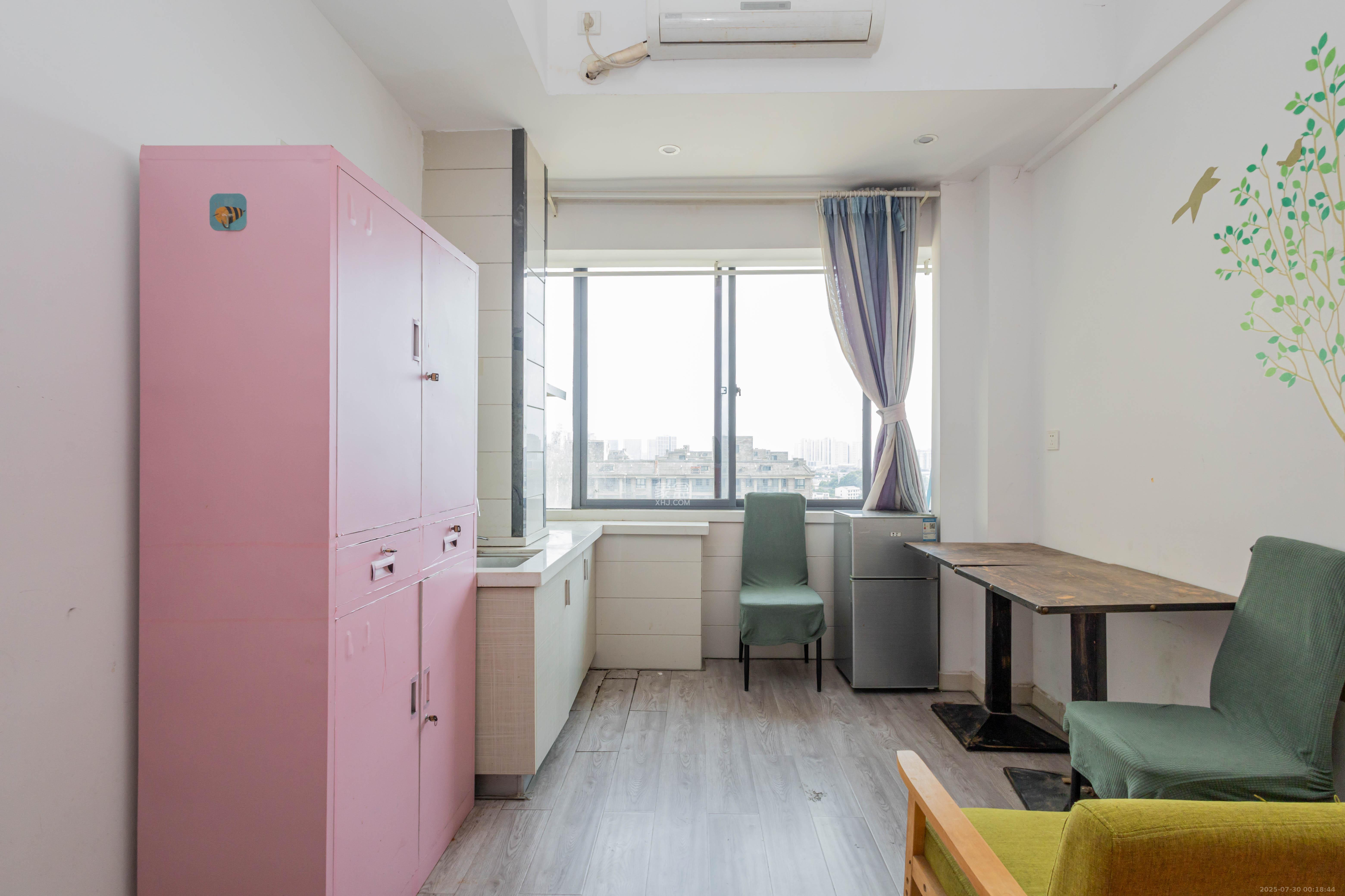 佐佑大厦  1室1厅1卫    12.8万客厅