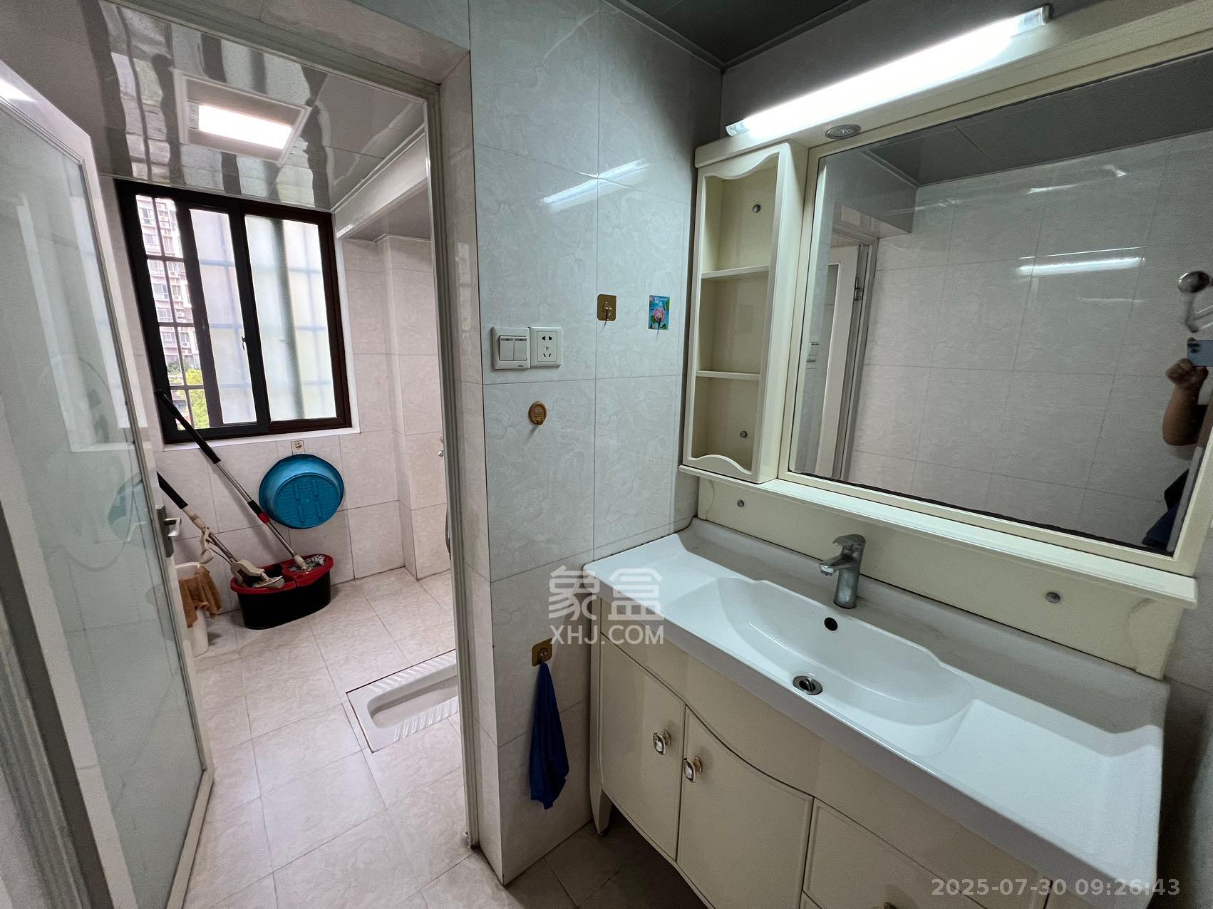 鑫天山水洲城 3室2厅2卫 2500.0元/月 鑫天山水洲城 3室2厅2卫 2500.0元/月室内图