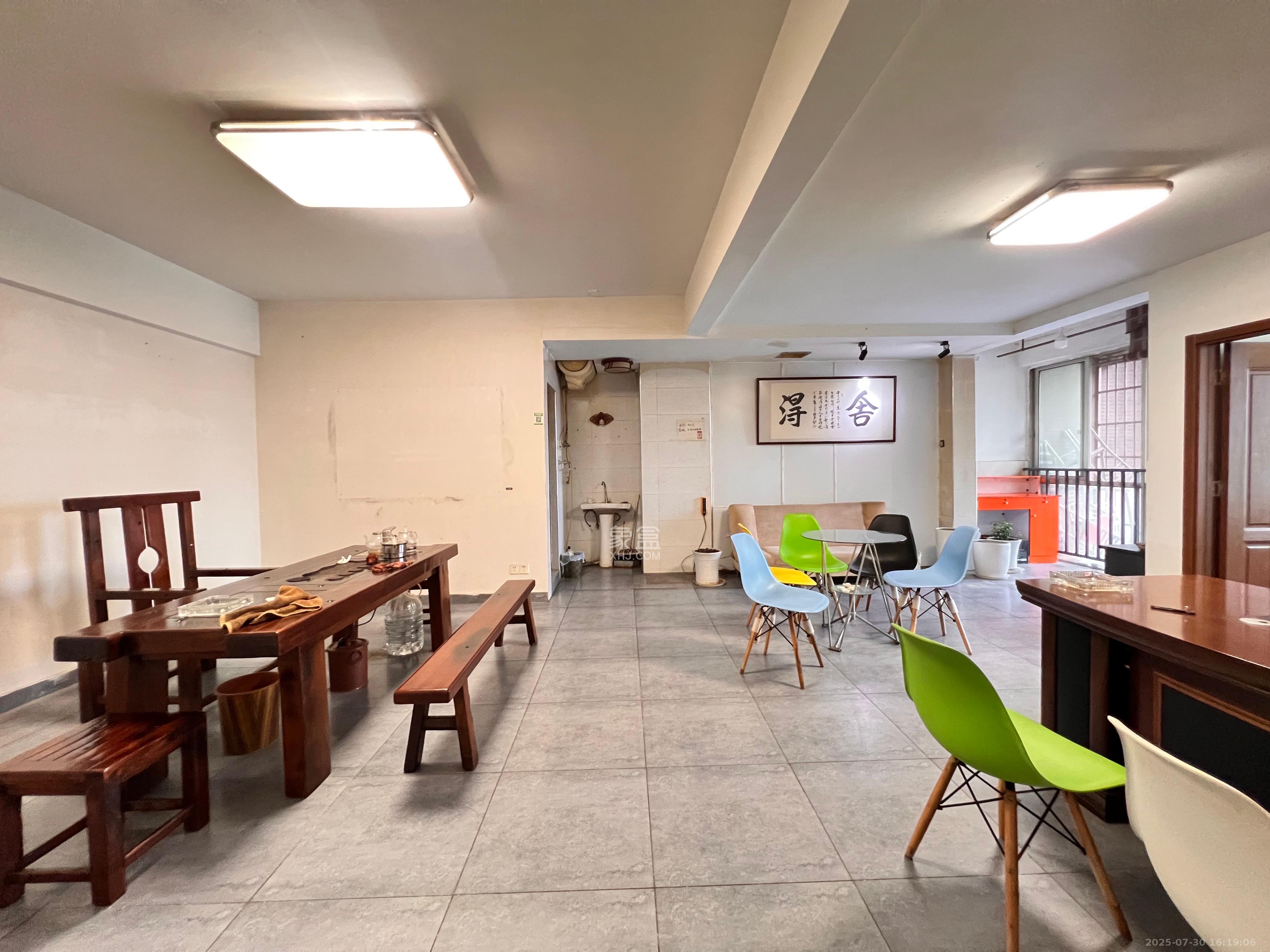 上河国际A座  1室1厅1卫    2200.0元/月室内图