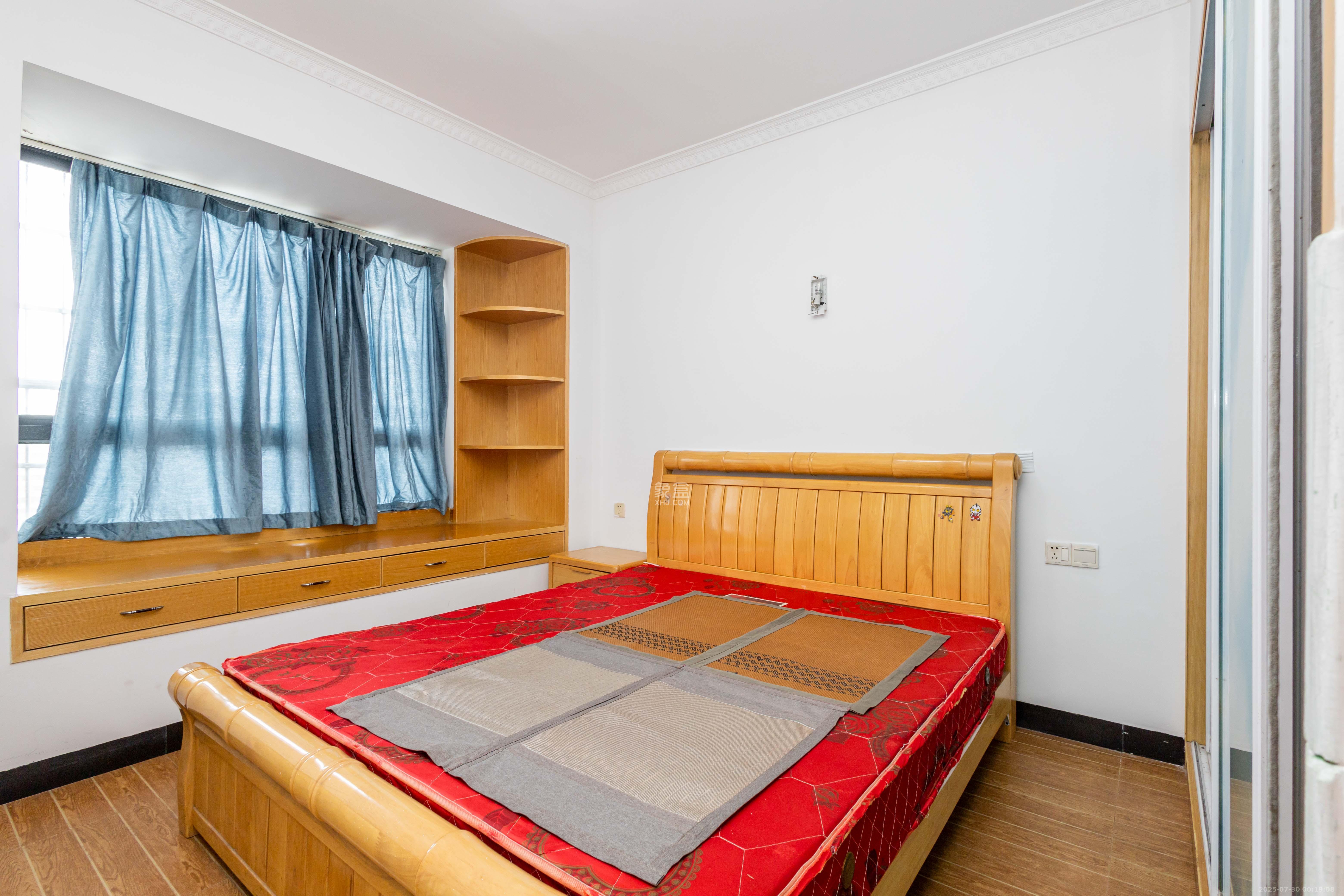 高林仕家 3室2厅1卫 65.0万 高林仕家 3室2厅1卫 65.0万卧室