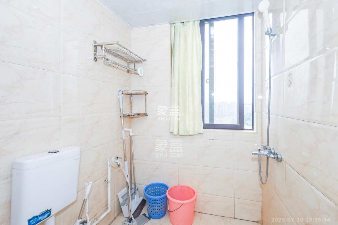 钰龙天下二期(钰龙佳园) 3室2厅2卫 248.0万 钰龙天下二期(钰龙佳园) 3室2厅2卫 248.0万卫生间