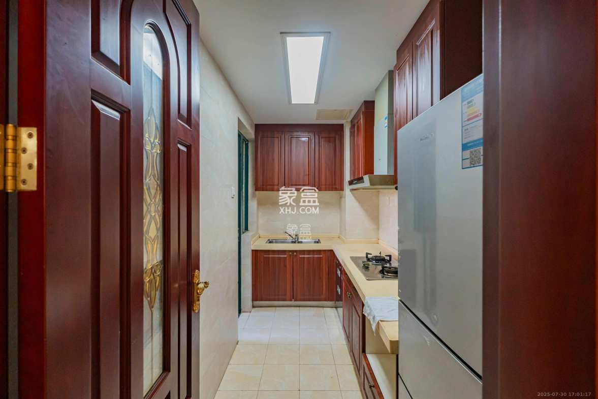 恒大雅苑  3室2厅2卫    2500.0元/月 恒大雅苑  3室2厅2卫    2500.0元/月室内图