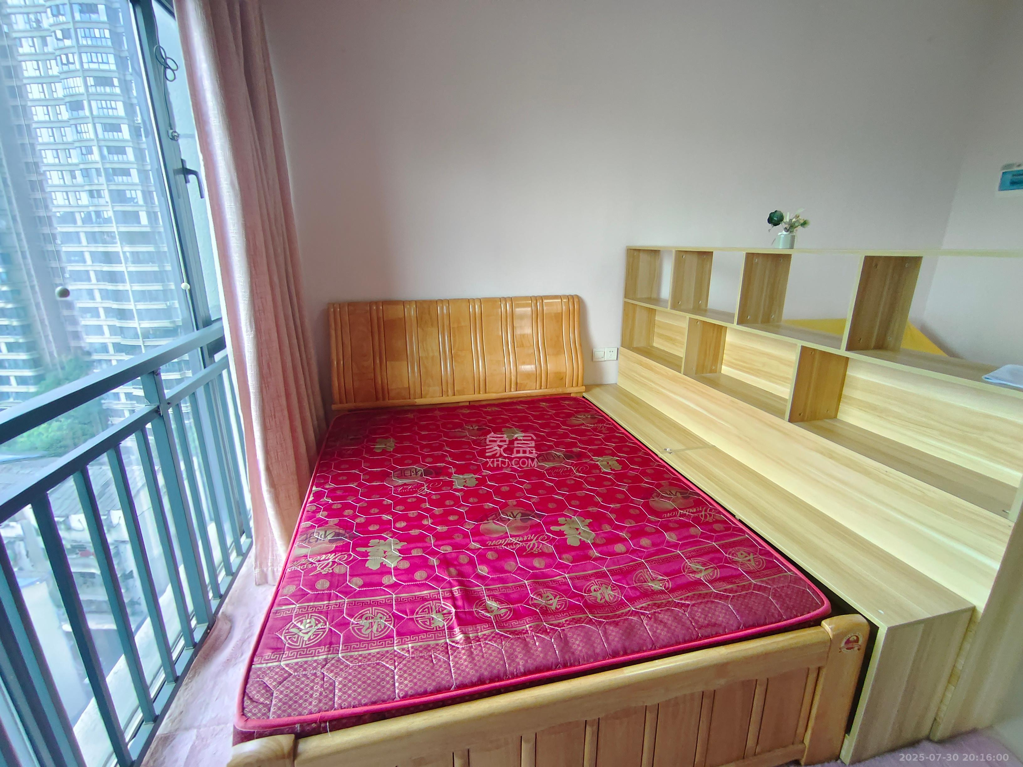 红橡华园(菲莎公馆)  1室1厅1卫    1800.0元/月 红橡华园(菲莎公馆)  1室1厅1卫    1800.0元/月室内图