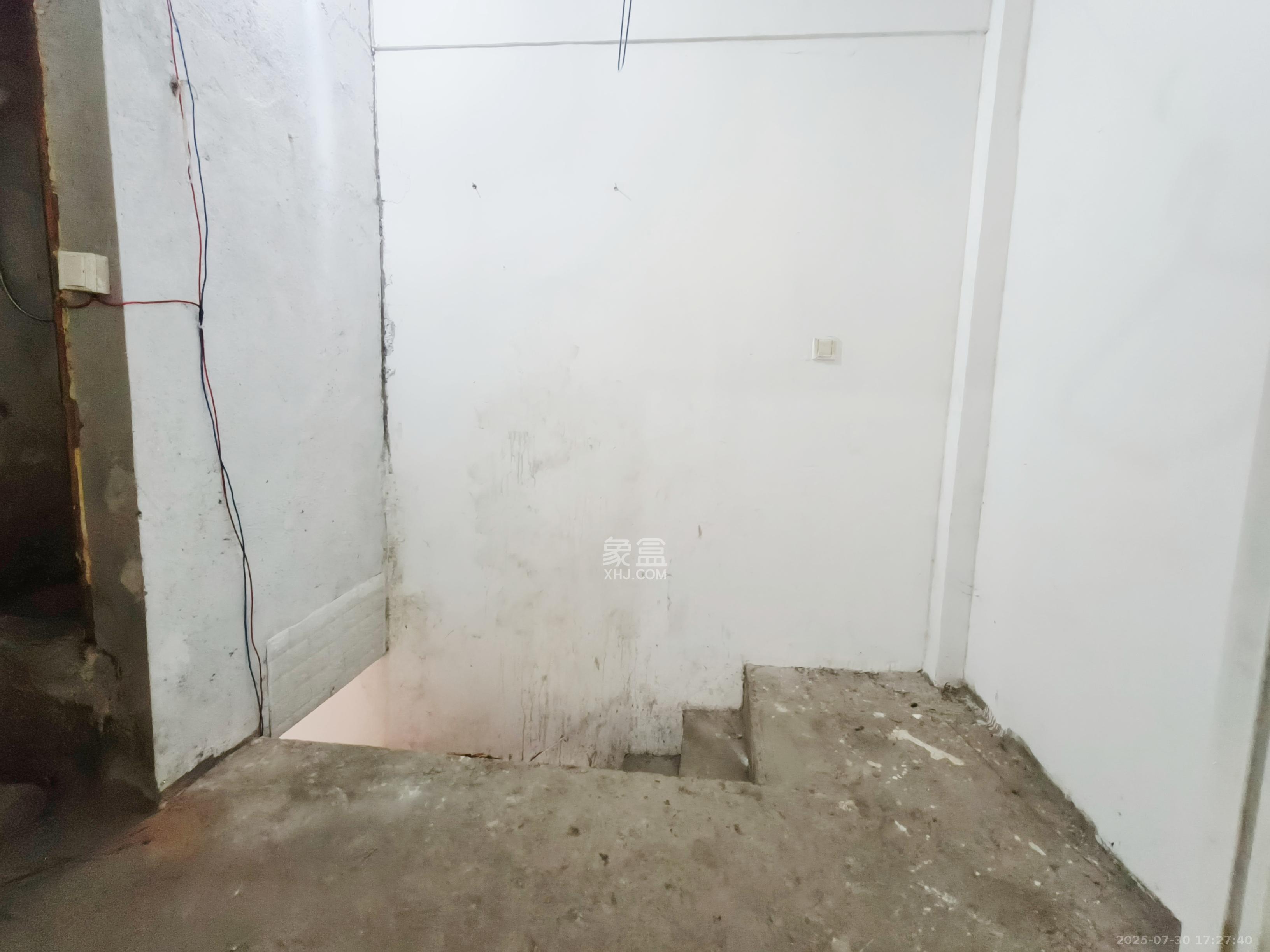 茶叶大市场“山水茗园”   50.0㎡      1000.0元/月室内图