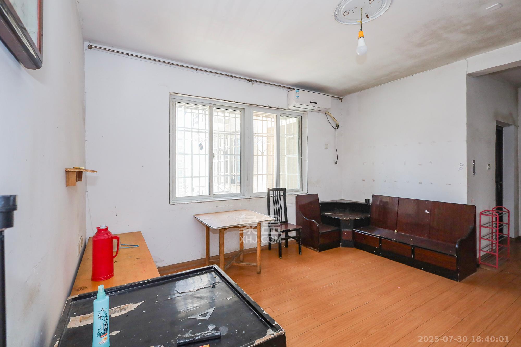 谷山庭院一期 3室2厅1卫 69.8万 谷山庭院一期 3室2厅1卫 69.8万客厅