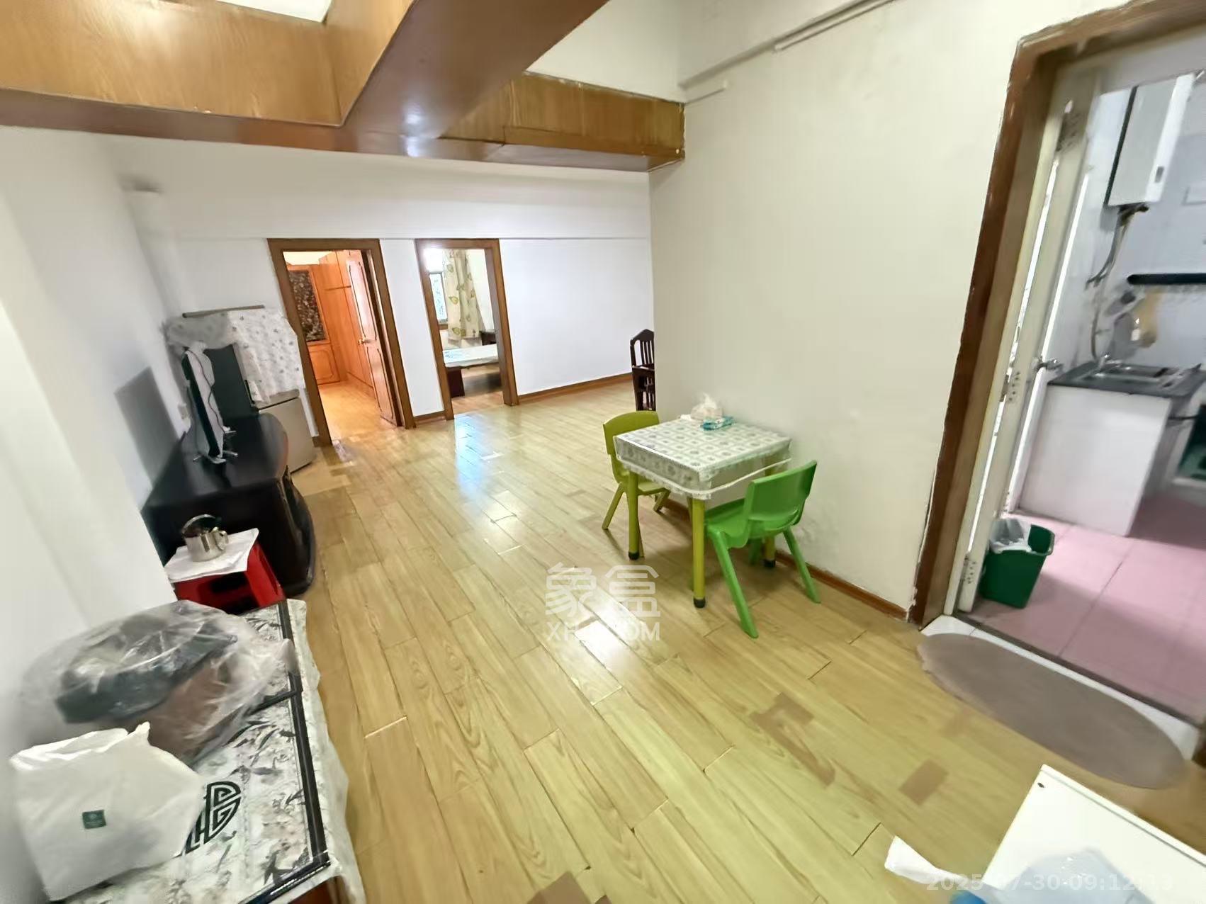 通泰街商居楼 3室2厅1卫 2300.0元/月 通泰街商居楼 3室2厅1卫 2300.0元/月室内图