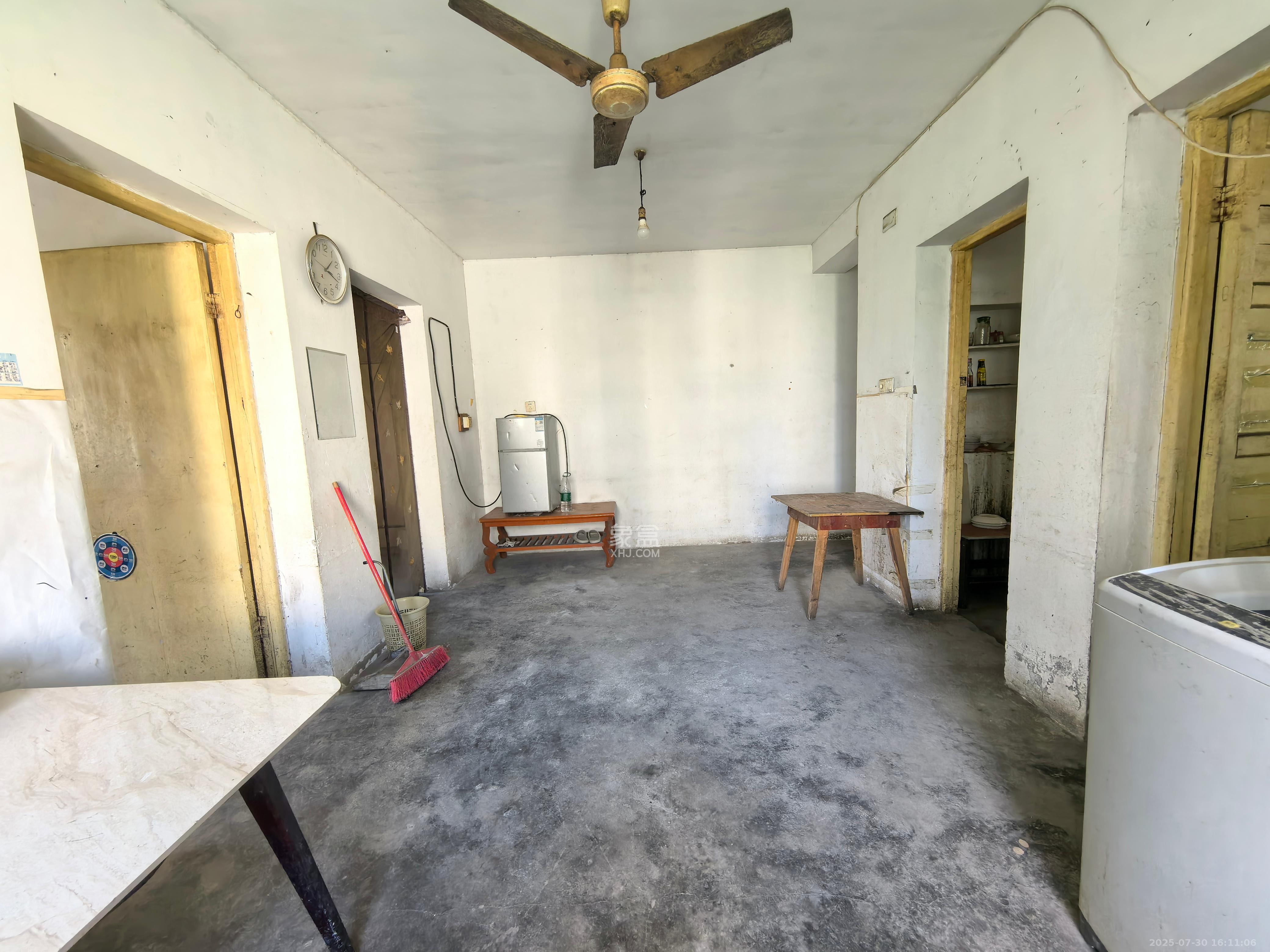 新天小区 3室2厅1卫 1000.0元/月 新天小区 3室2厅1卫 1000.0元/月室内图