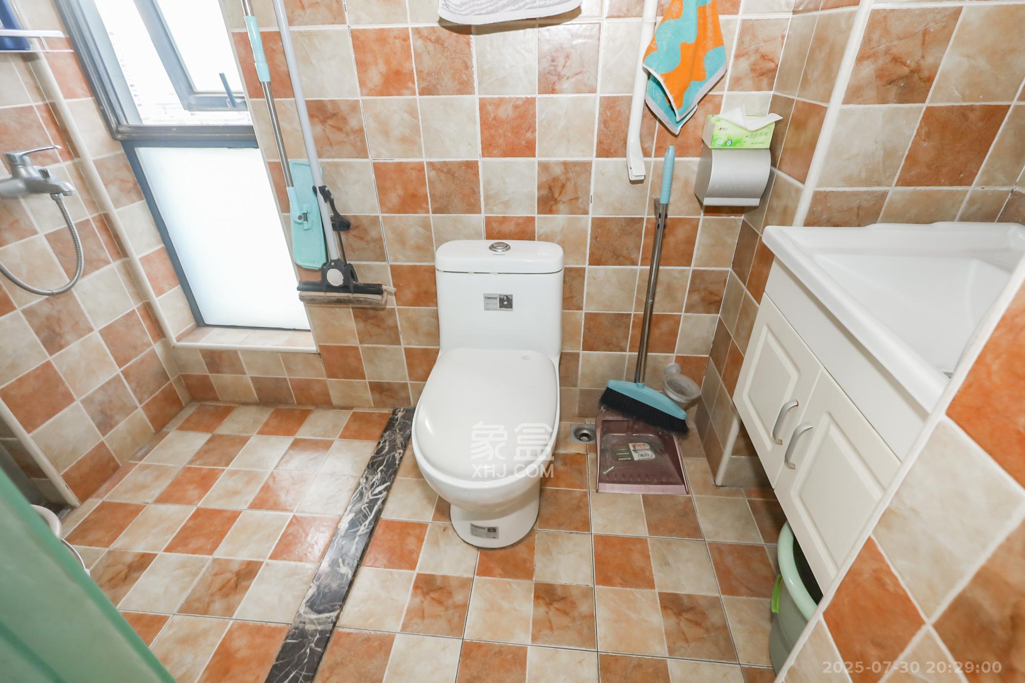 绿地中央广场  1室1厅1卫    24.0万 绿地中央广场  1室1厅1卫    24.0万其他