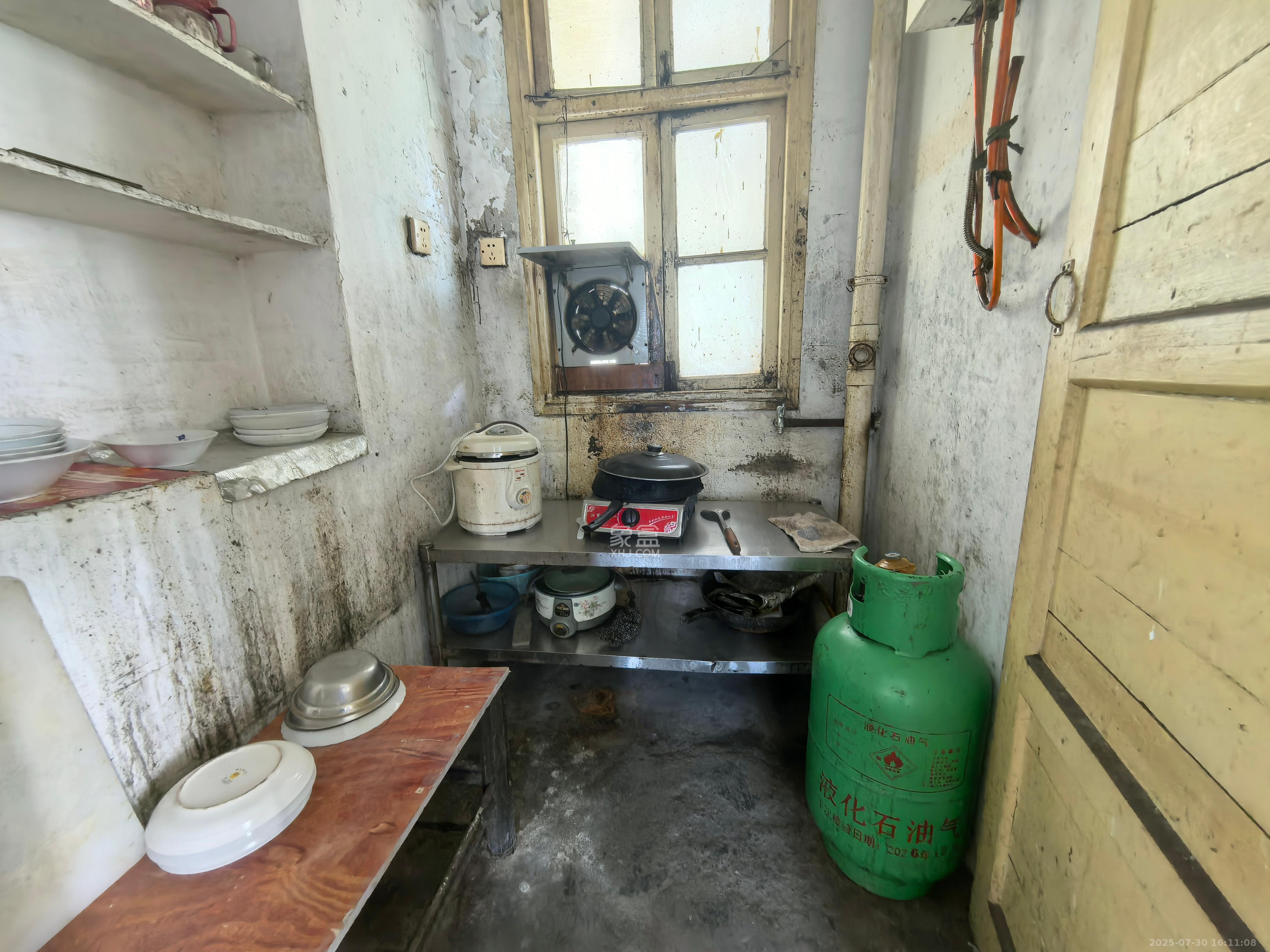 新天小区 3室2厅1卫 1000.0元/月 新天小区 3室2厅1卫 1000.0元/月室内图