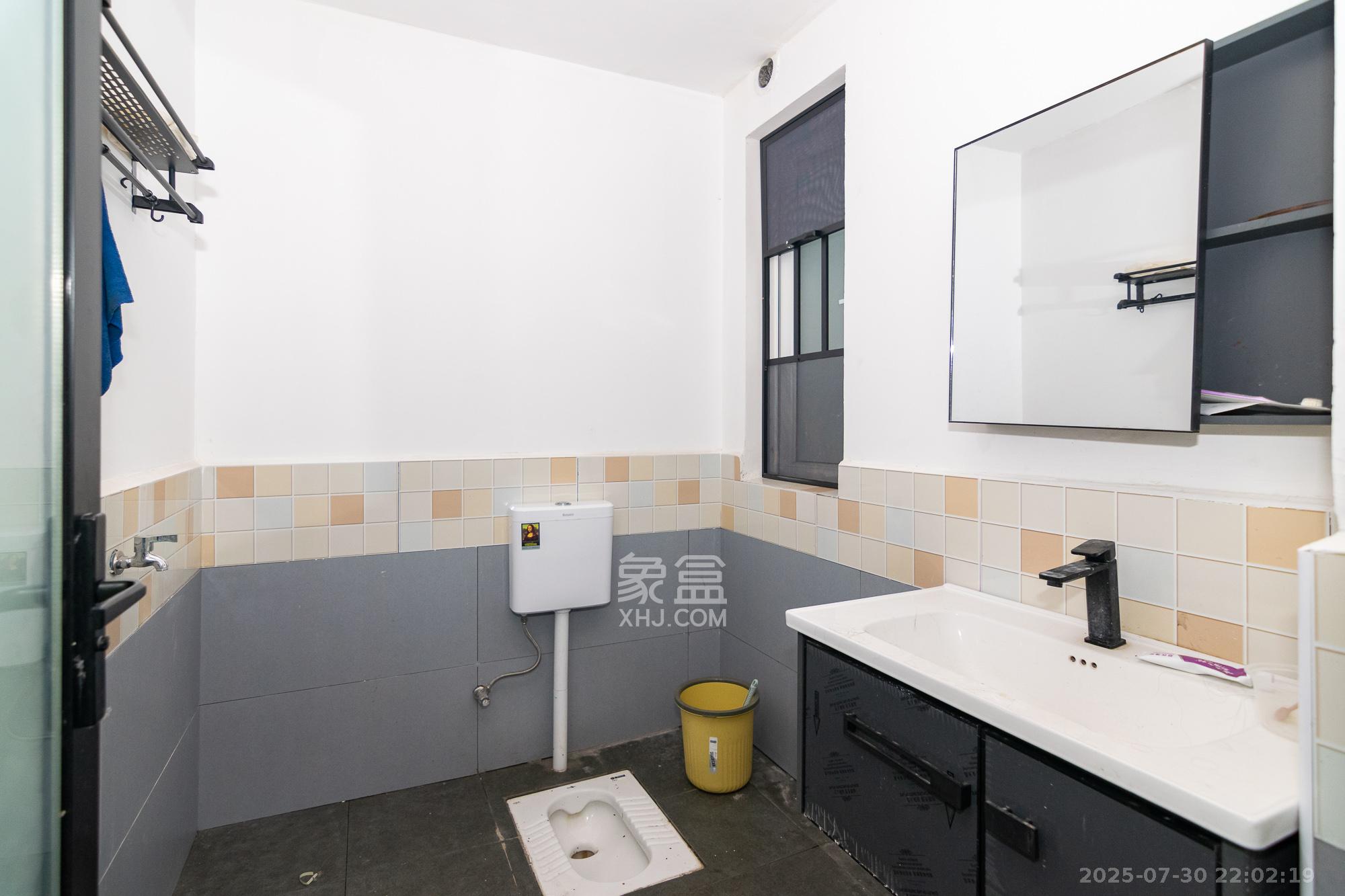 金地三千府(金地湖山樾、金地自在城) 3室2厅2卫 85.0万 金地三千府(金地湖山樾、金地自在城) 3室2厅2卫 85.0万卫生间