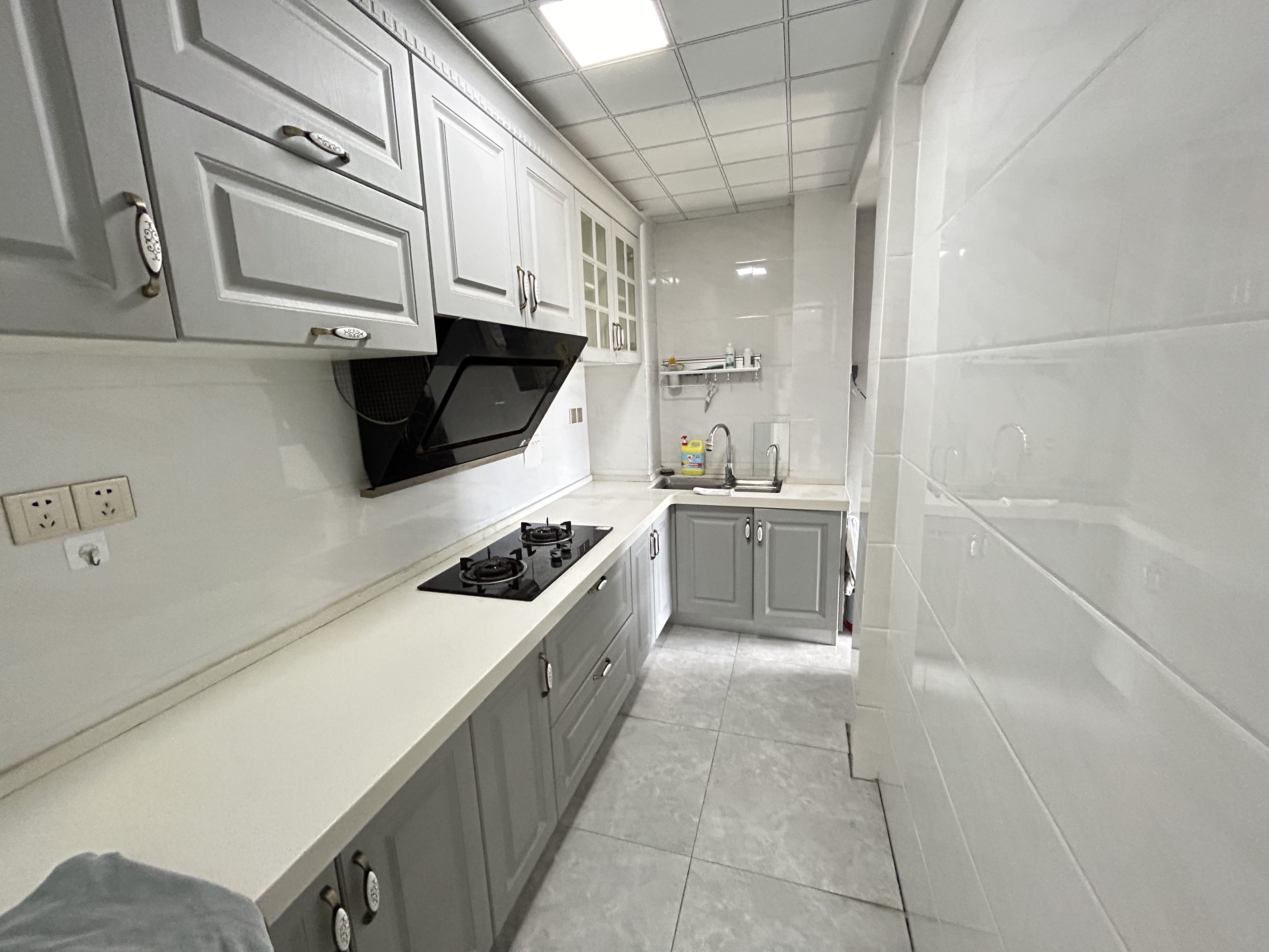 南门口安置小区一期 3室2厅2卫 2500.0元/月 南门口安置小区一期 3室2厅2卫 2500.0元/月室内图