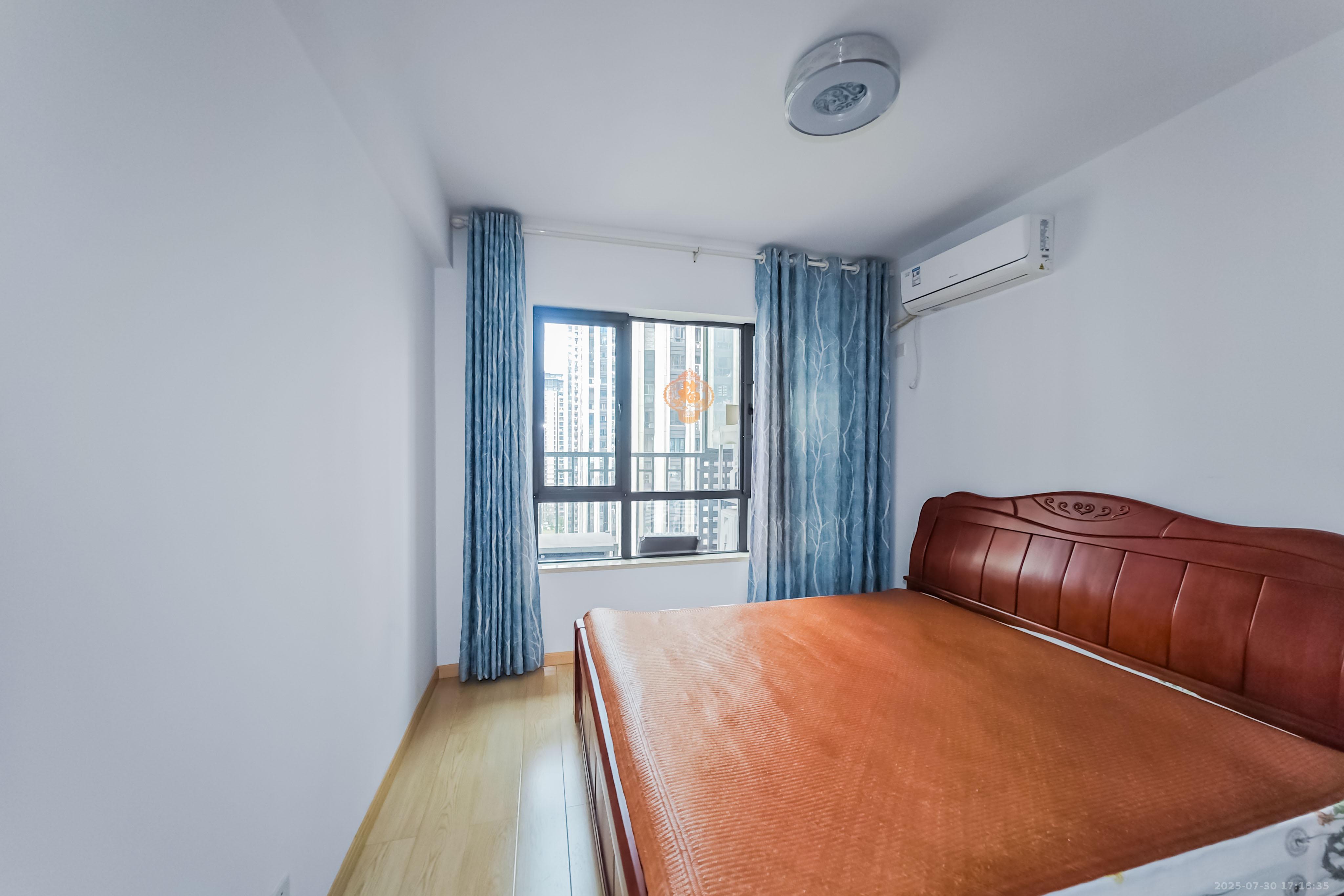 绿地之窗 3室2厅2卫 99.0万 绿地之窗 3室2厅2卫 99.0万卧室