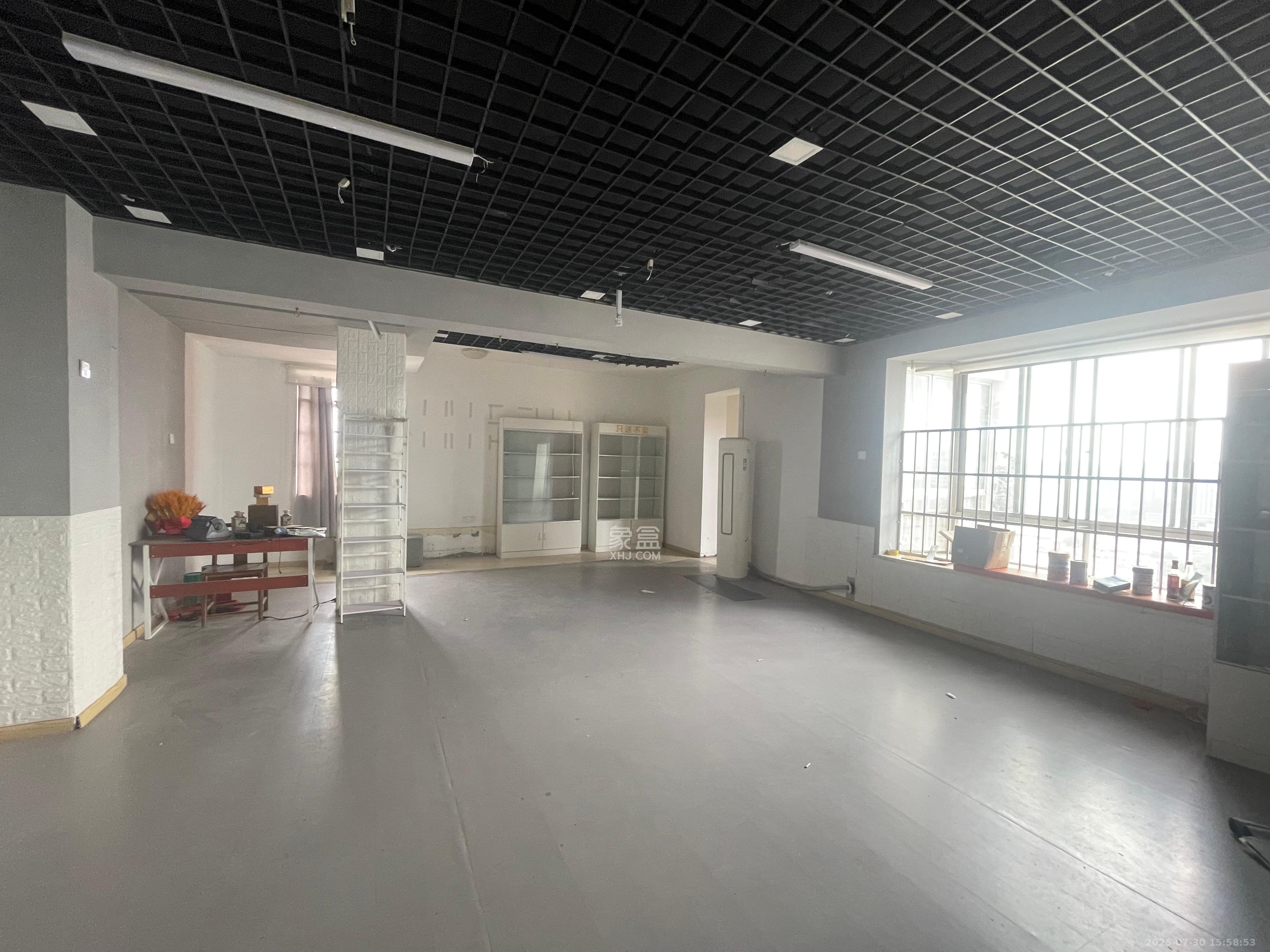 都市阳光大厦  3室2厅2卫    3500.0元/月 都市阳光大厦  3室2厅2卫    3500.0元/月室内图