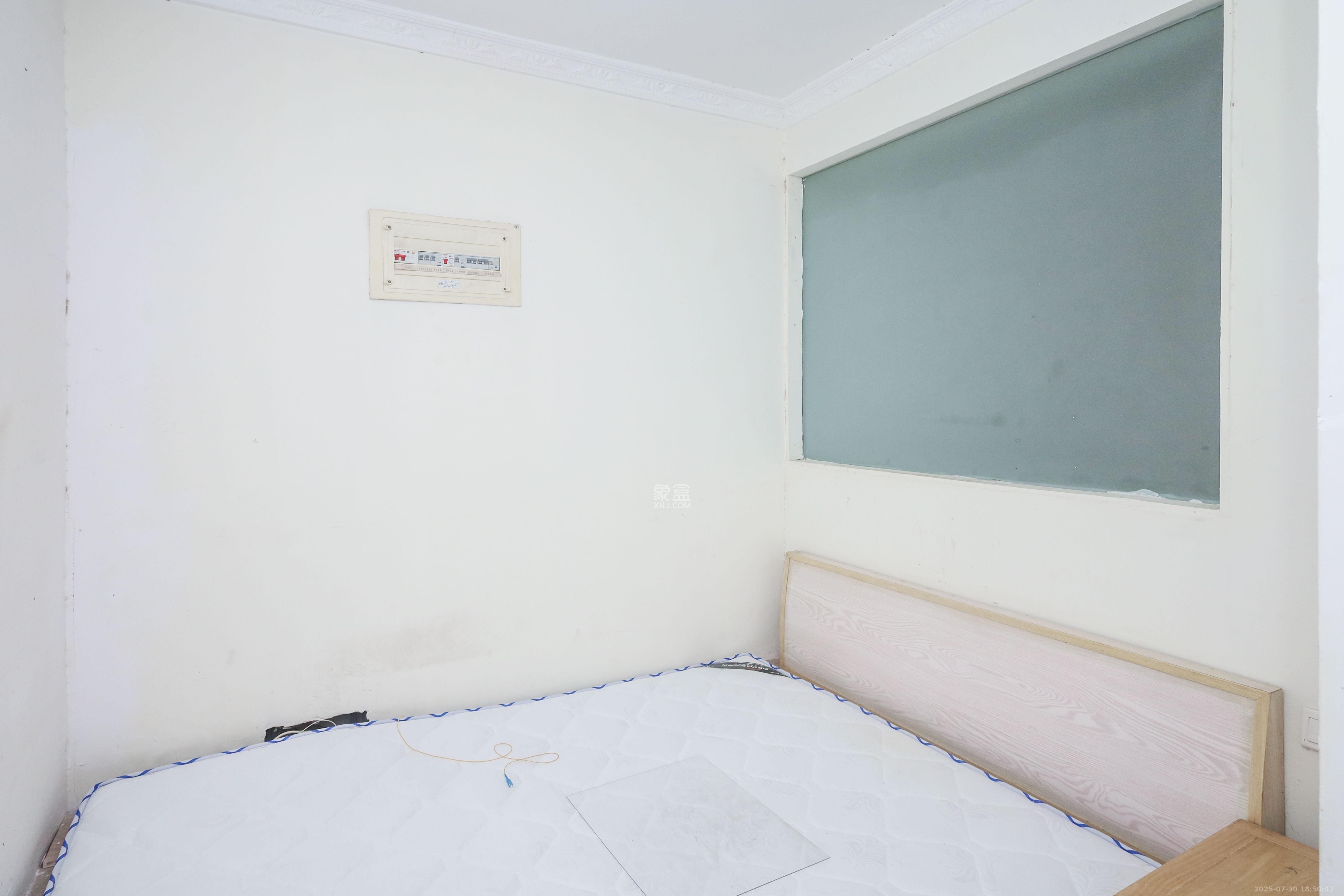 保利麓谷林语F区 3室2厅1卫 68.8万 保利麓谷林语F区 3室2厅1卫 68.8万卧室