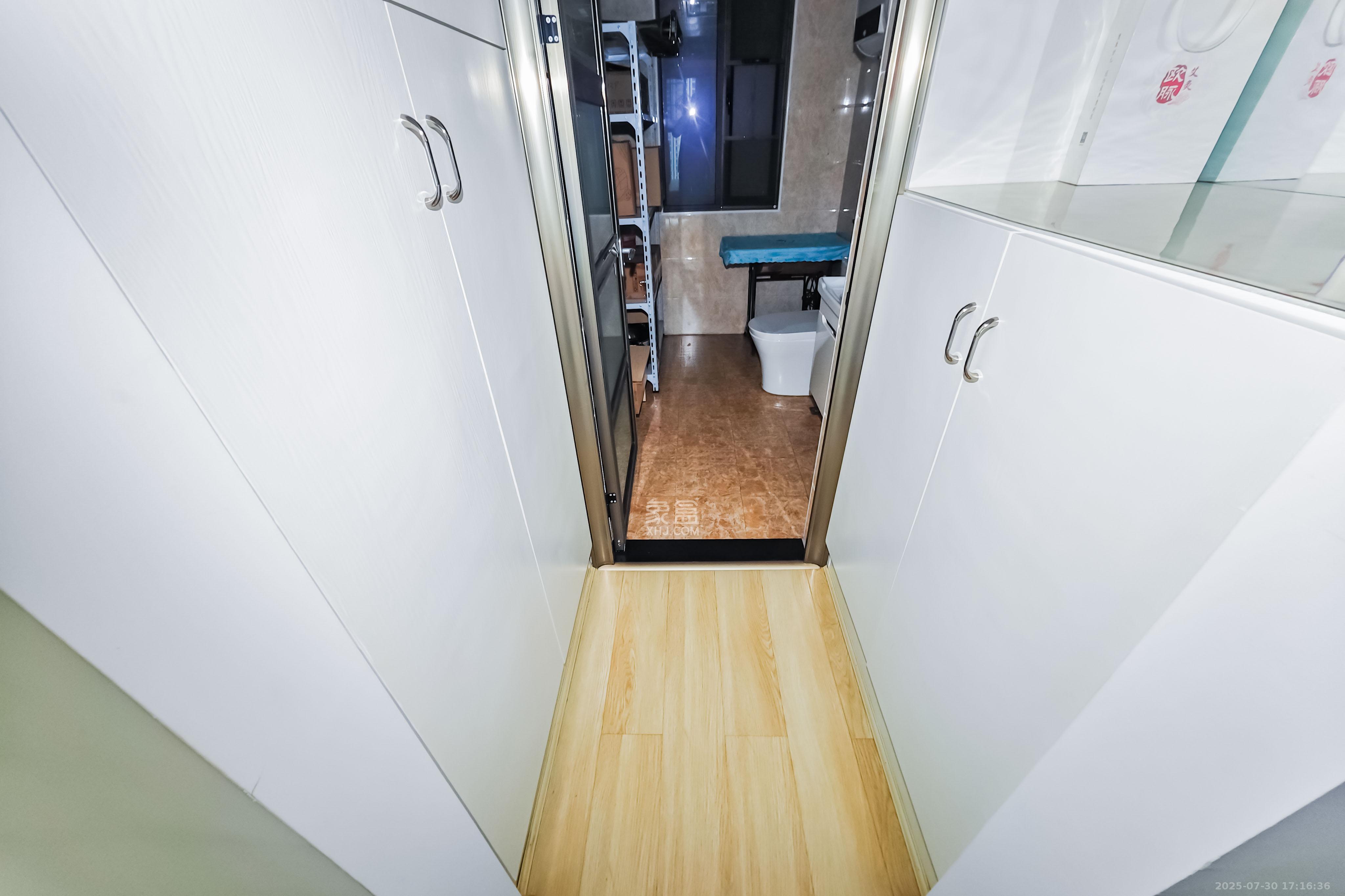 绿地之窗 3室2厅2卫 99.0万 绿地之窗 3室2厅2卫 99.0万卧室