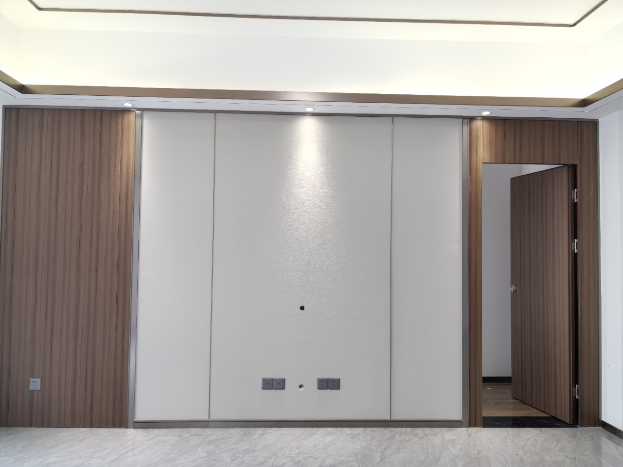 海航豪庭南苑 3室2厅2卫 5200.0元/月 海航豪庭南苑 3室2厅2卫 5200.0元/月室内图