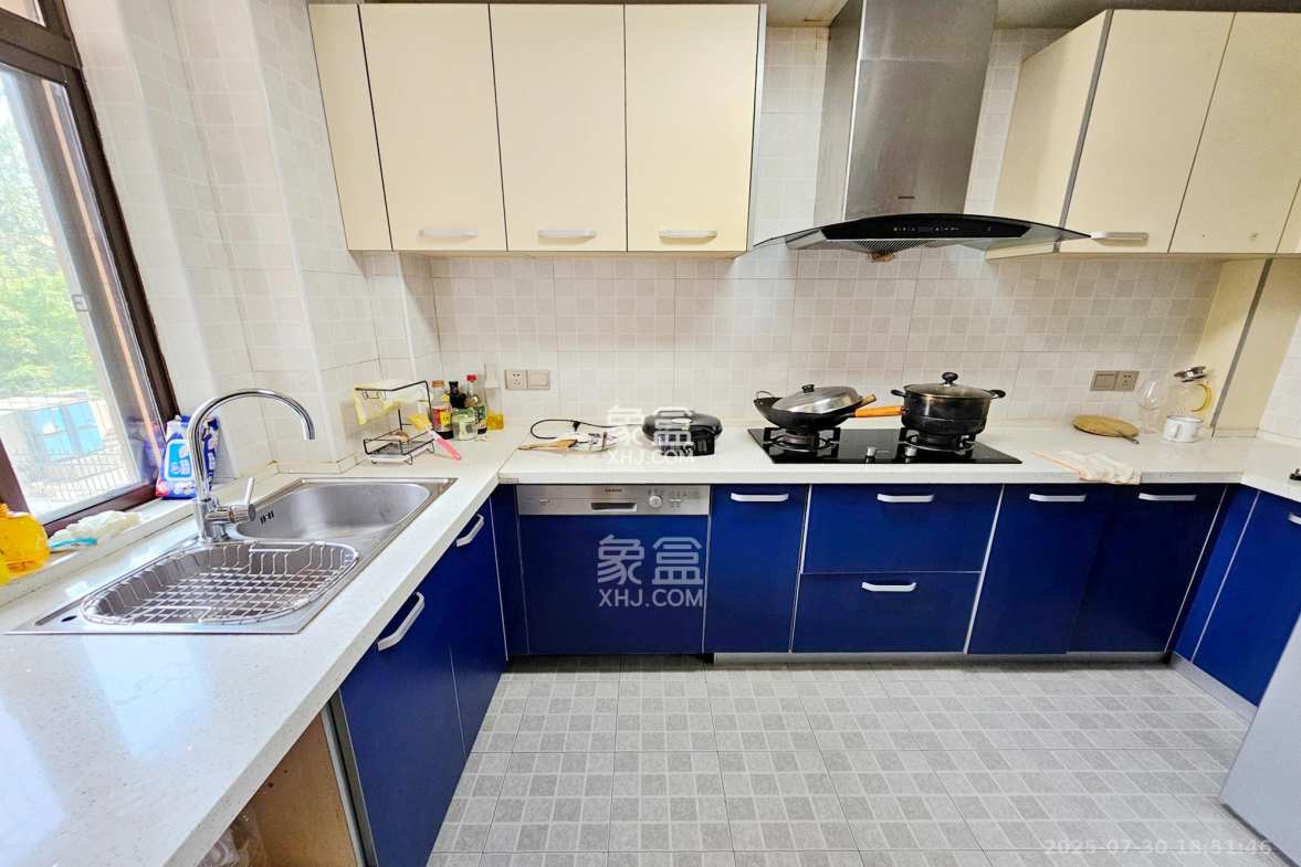 融科檀香山(融科紫檀、香山国际) 5室2厅3卫 280.0万 融科檀香山(融科紫檀、香山国际) 5室2厅3卫 280.0万其他